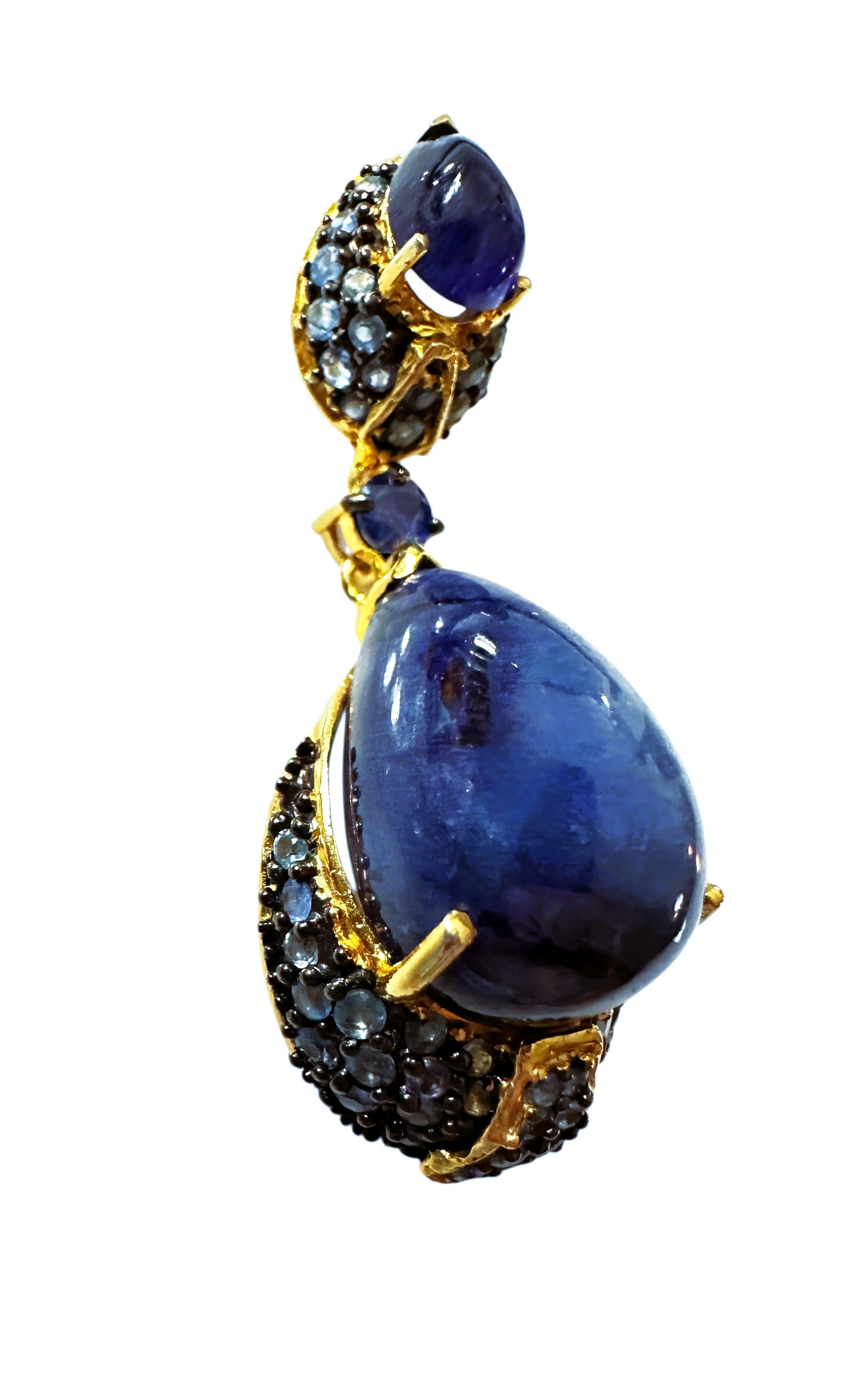 Nuevo Zafiro azul de 102,70 quilates y zafiro talla diamante Pendiente de oro de 18 quilates PL Sterl en venta 2