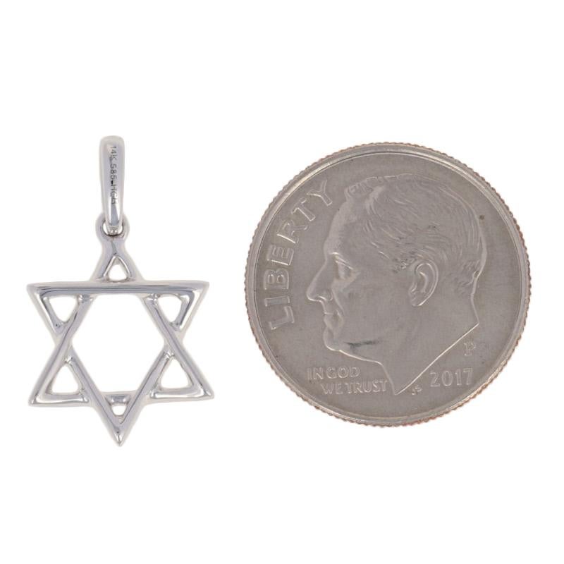 Nuovo ciondolo Stella di David con diamanti tondi e brillanti da 0,10 ct. in oro bianco 14k In condizioni Nuovo in vendita a Greensboro, NC