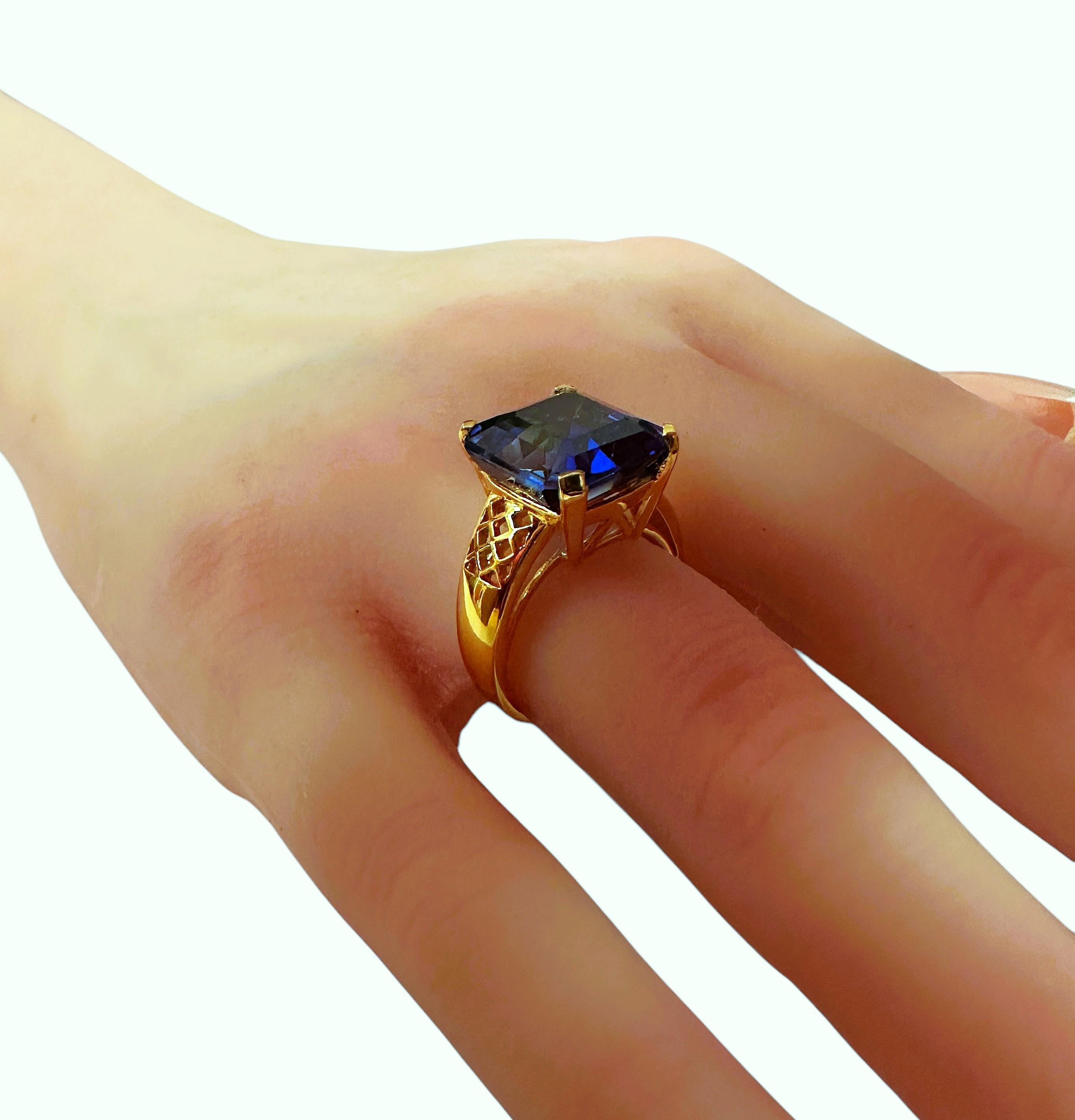 New 11.0 Carat Blue Sapphire & Diamond Cut Yellow Gold PL Sterling Silver Ring For Sale 1