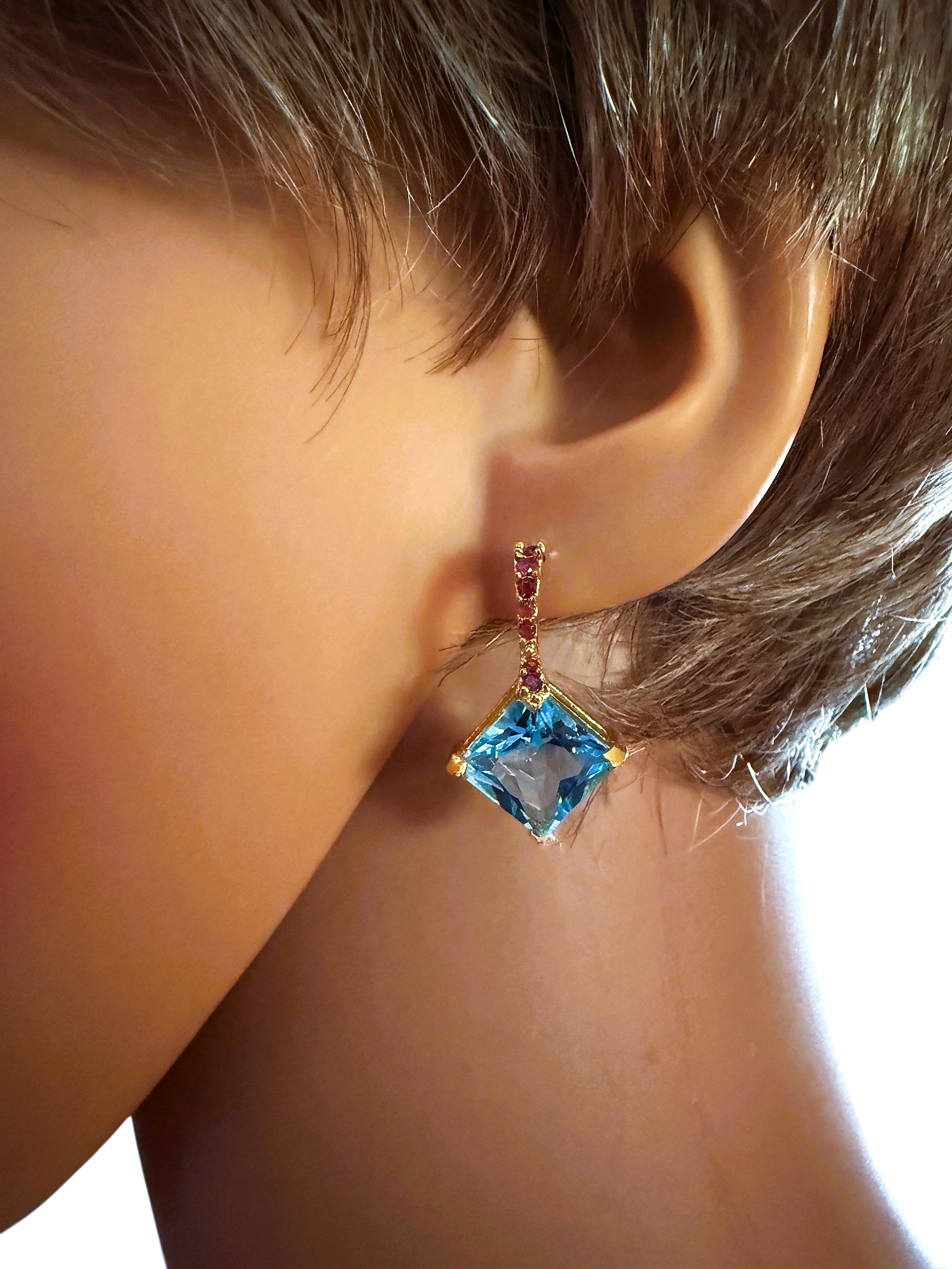 Neu 11,24 Karat Blautopas & Diamantschliff Granat Post Y Gold PL Sterling Ohrringe (Kissenschliff) im Angebot