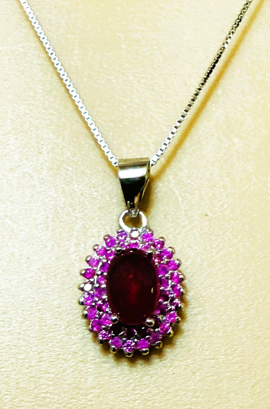 Art Déco New 1.14 Carat Red Ruby Cabochon & Diamond Cut Ruby Sterling Pendant Necklace in vendita