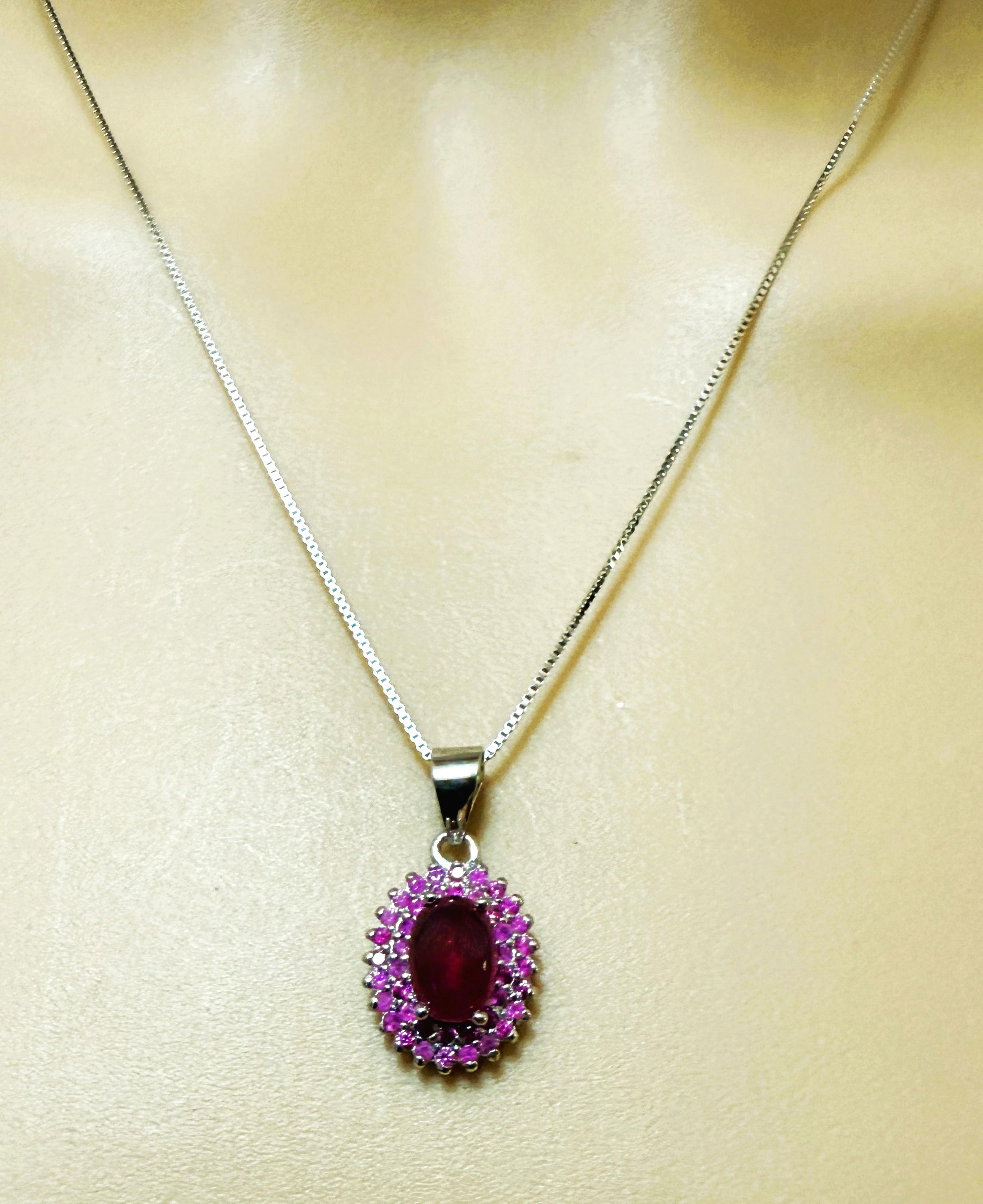 Taglio ovale New 1.14 Carat Red Ruby Cabochon & Diamond Cut Ruby Sterling Pendant Necklace in vendita