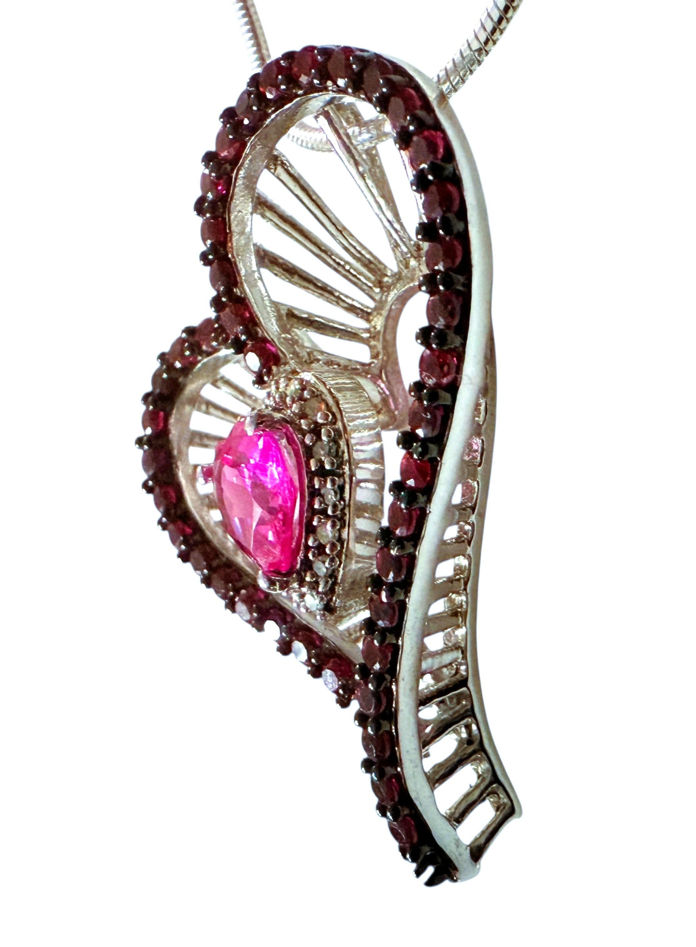 Nuevo collar de zafiro rosa corazón de 1,15 quilates y zafiro rojo talla diamante de ley en venta 4