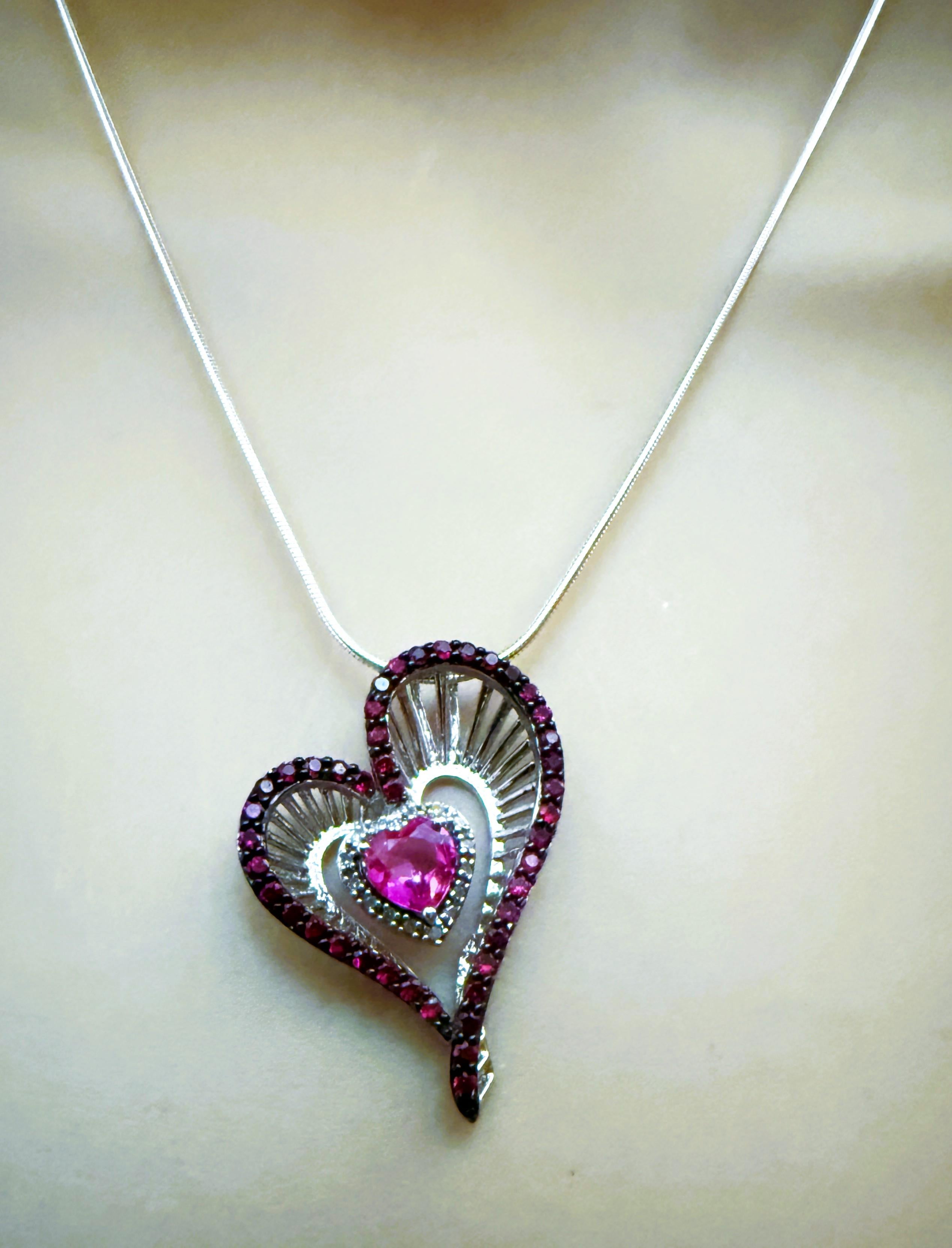 Nuevo collar de zafiro rosa corazón de 1,15 quilates y zafiro rojo talla diamante de ley Art Decó en venta