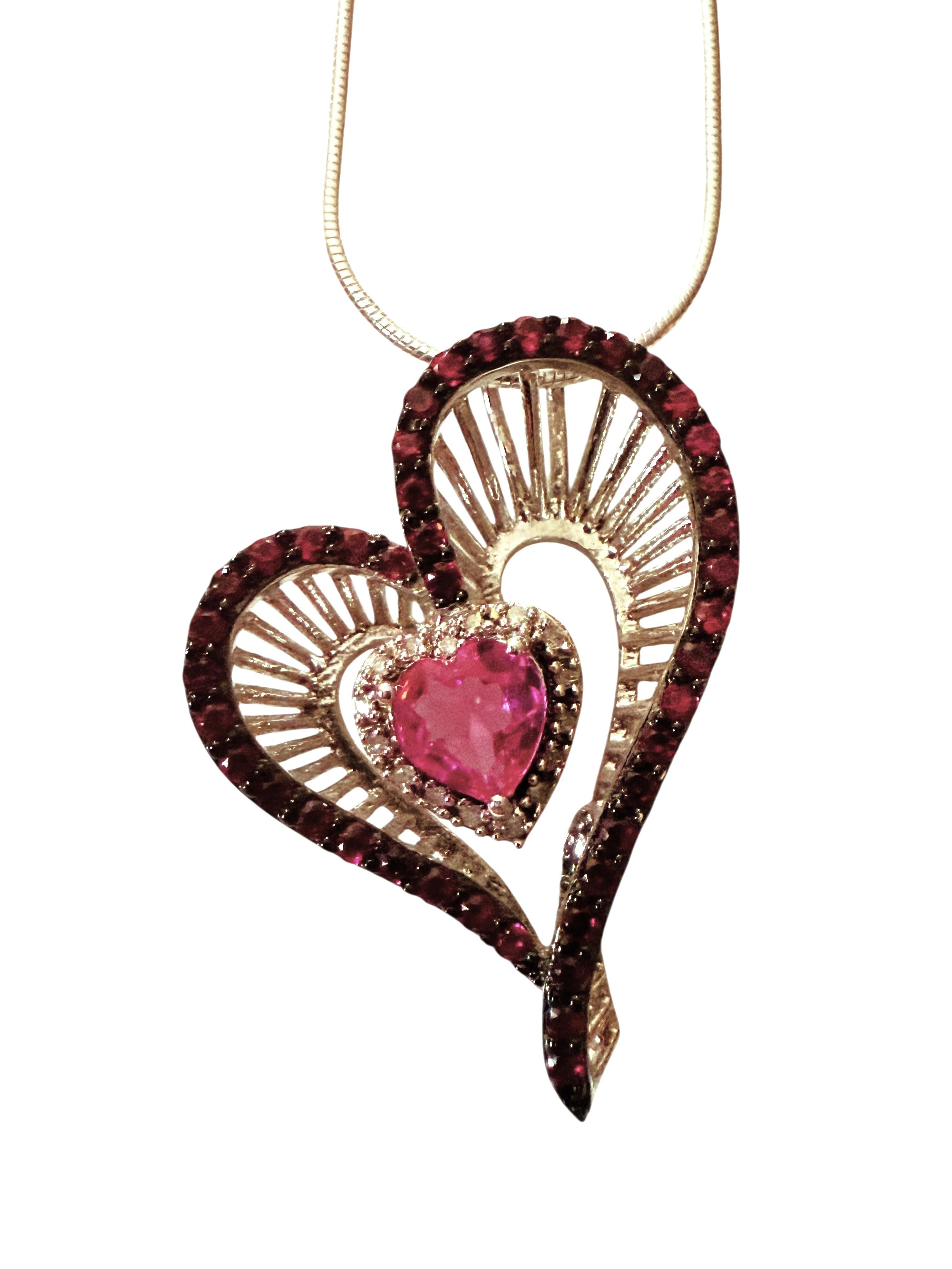 Nuevo collar de zafiro rosa corazón de 1,15 quilates y zafiro rojo talla diamante de ley en venta 1