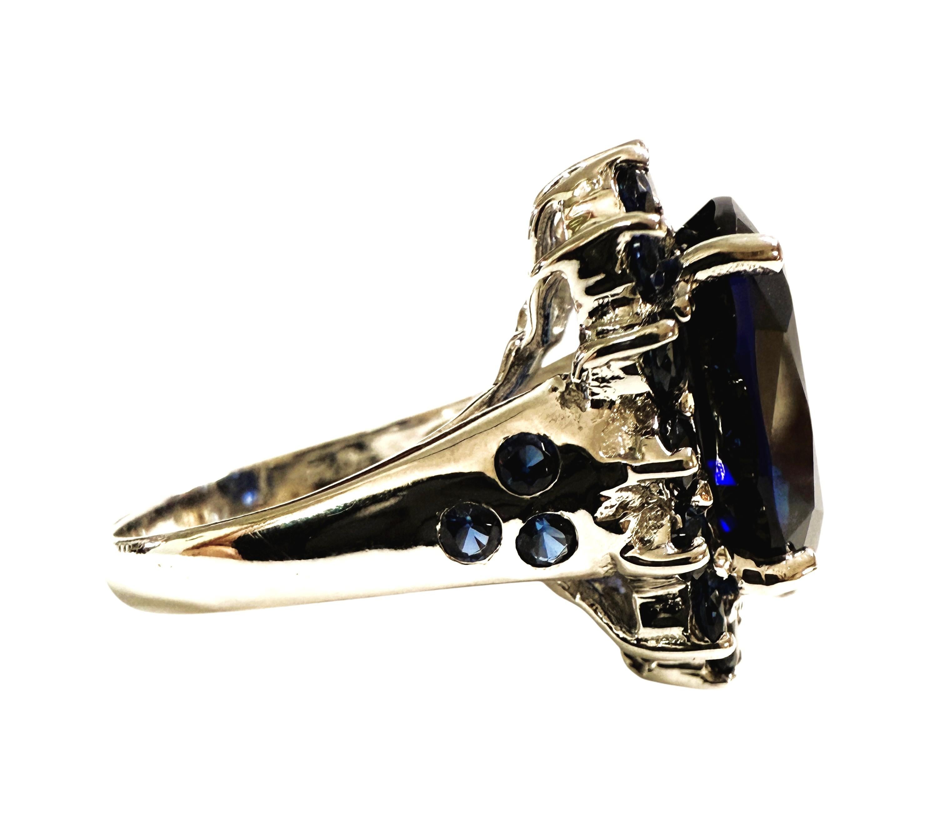 Nuovo anello in argento sterling con zaffiro blu ovale e taglio diamante da 11.70 carati In condizioni Nuovo in vendita a Eagan, MN