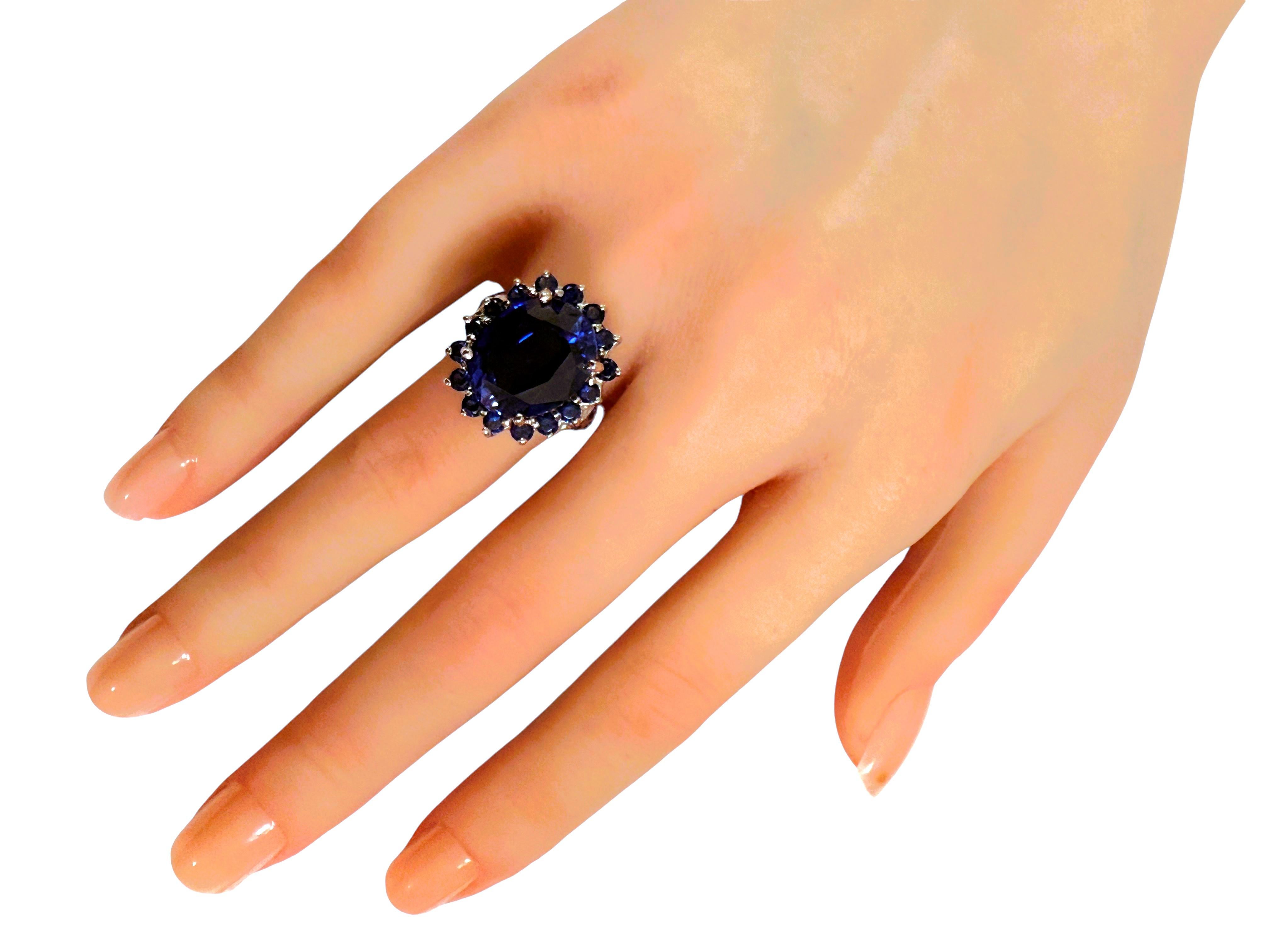 Donna Nuovo anello in argento sterling con zaffiro blu ovale e taglio diamante da 11.70 carati in vendita