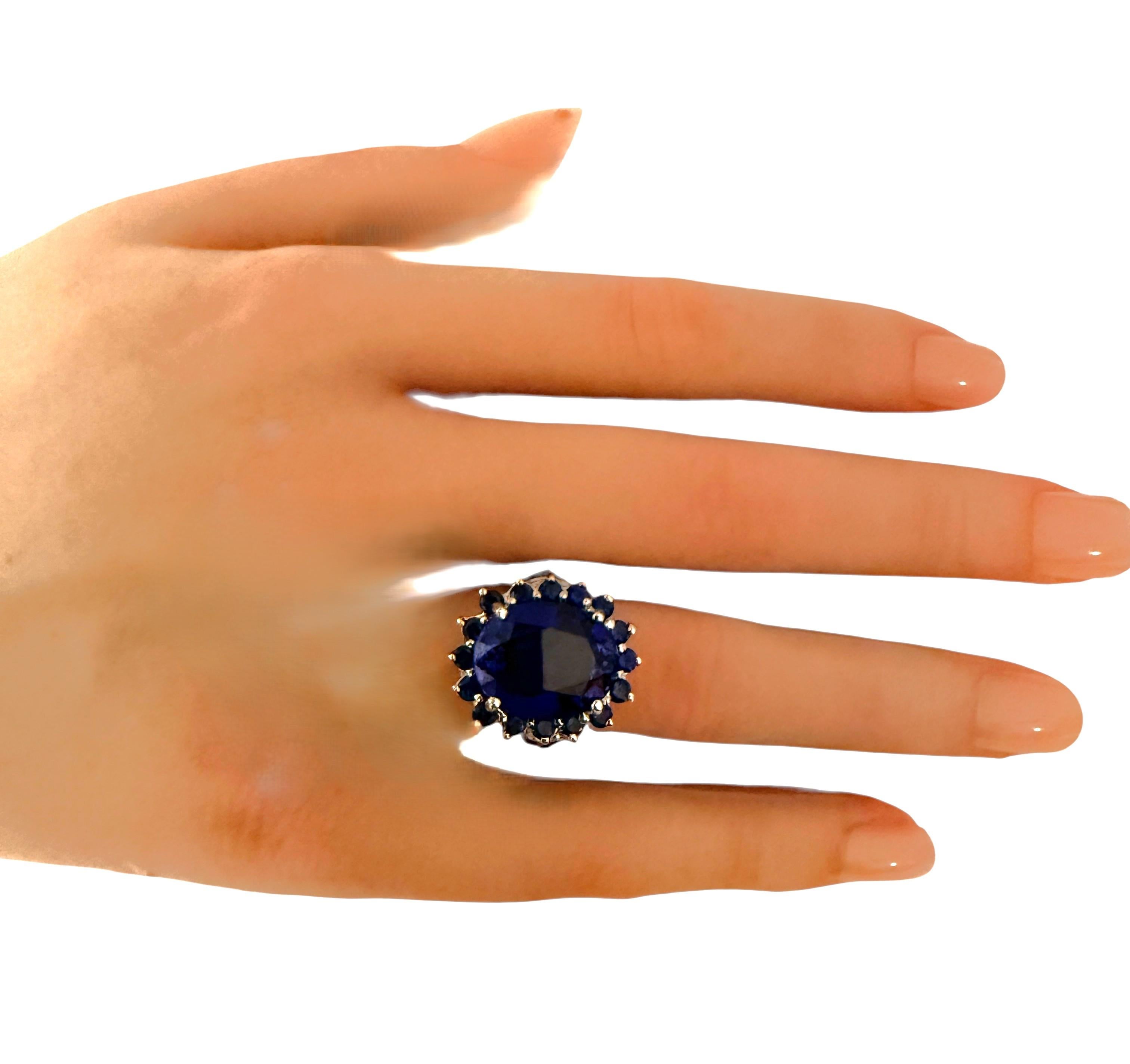 Nuovo anello in argento sterling con zaffiro blu ovale e taglio diamante da 11.70 carati in vendita 1