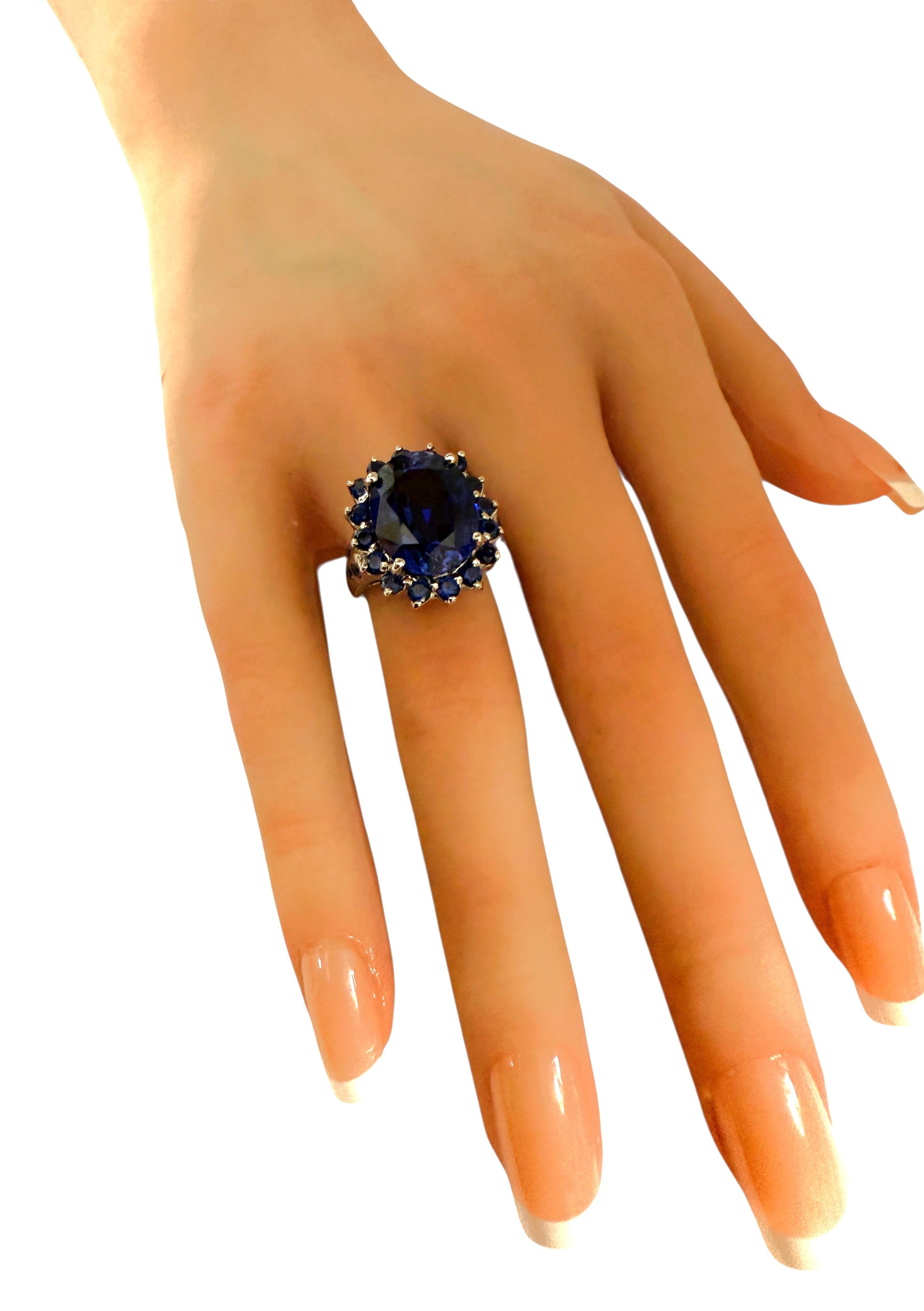 Nuovo anello in argento sterling con zaffiro blu ovale e taglio diamante da 11.70 carati in vendita 2