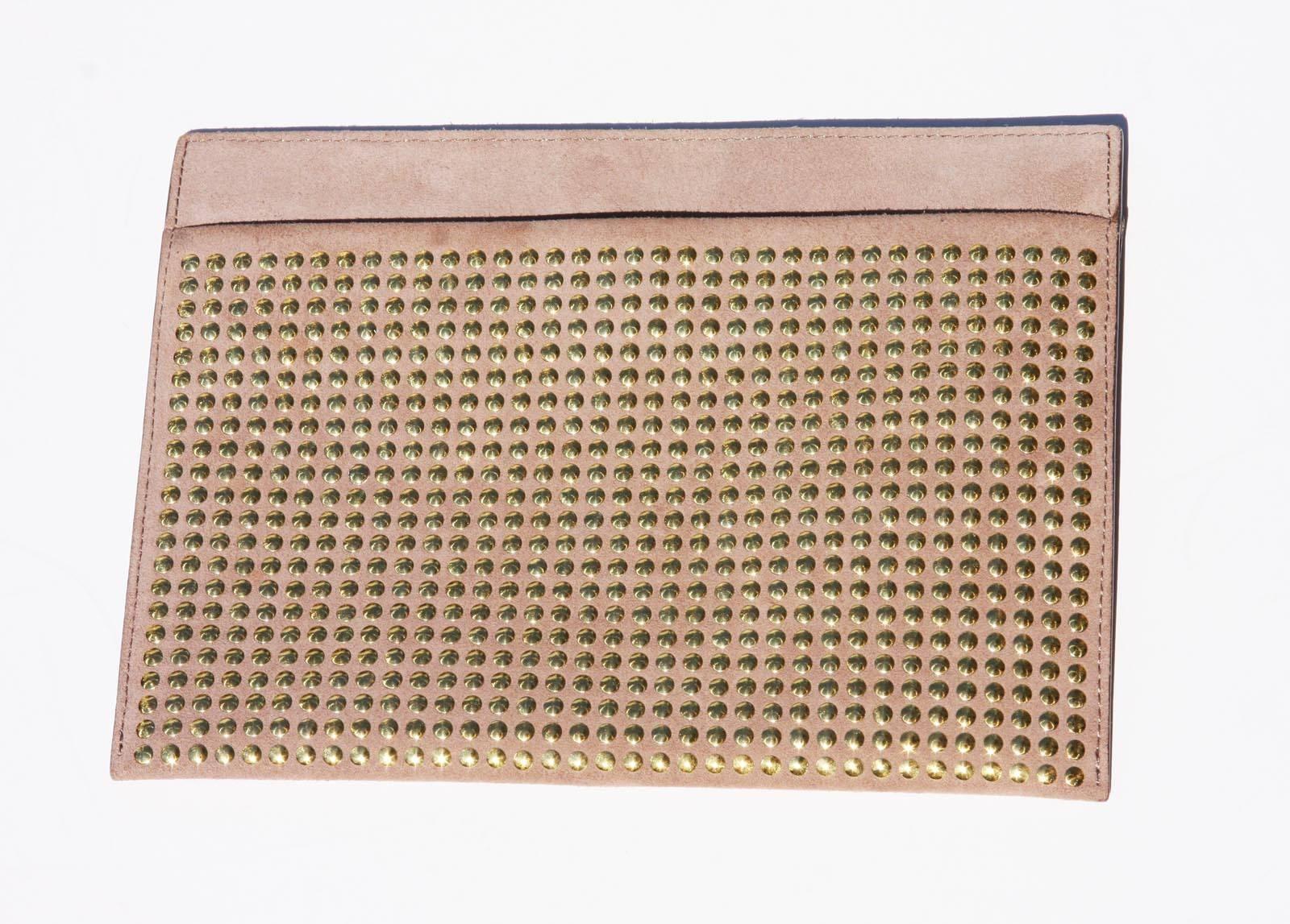 New Tom Ford Suede Studded Pouch with Gold tone Galvanized Hardware
Nude Color, Gold tone Metal Studs, Zipper Closure with Lock, Snap Closure at Back.
Measurements: W - 8 inches, H - 6 inches.
Retail $1190.00
Made in Italy
New with tag.