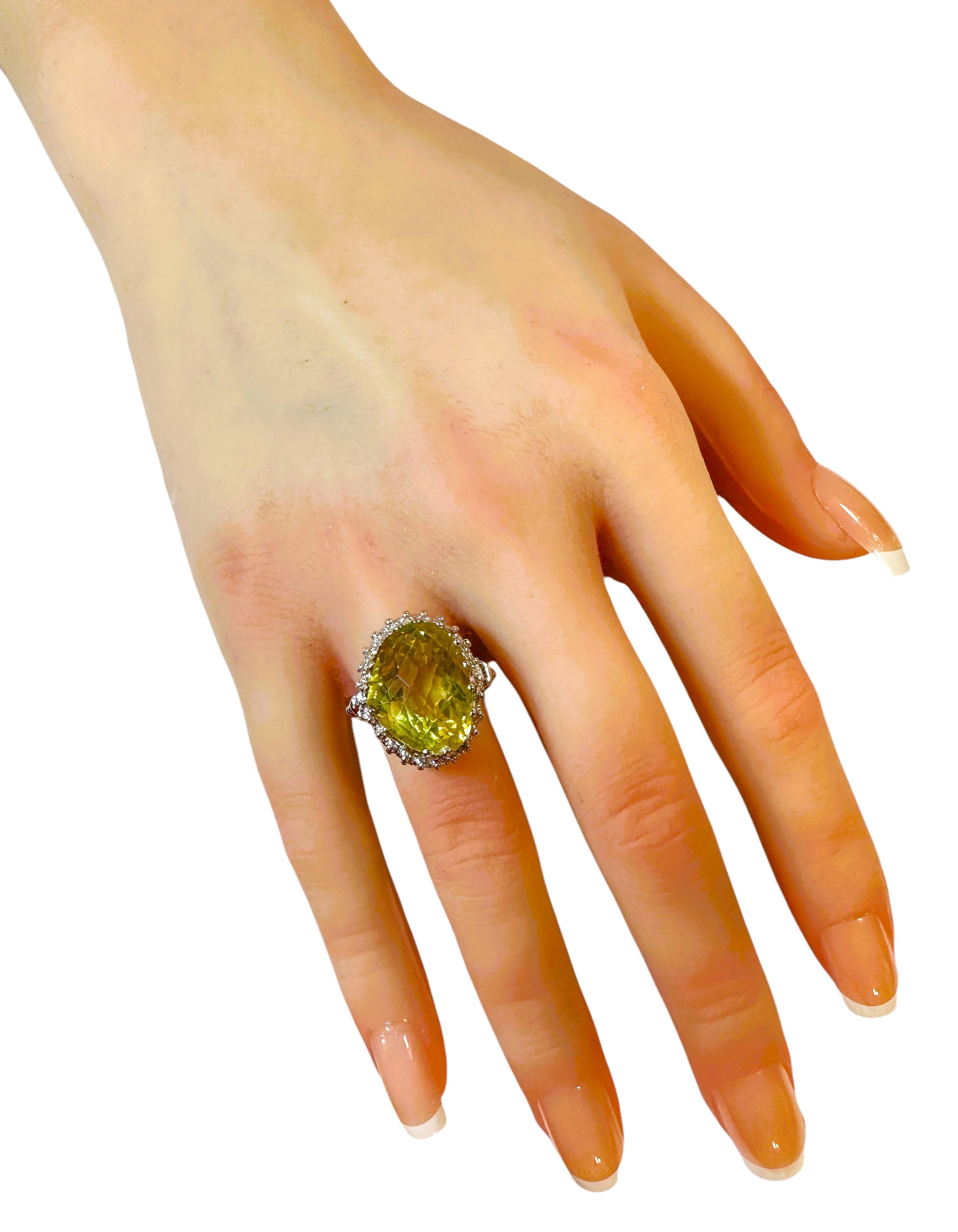 New 12.0 Carat Light Yellow Topaz & Diamond Cut Sterling Ring Size 6.5 In New Condition For Sale In Eagan, MN