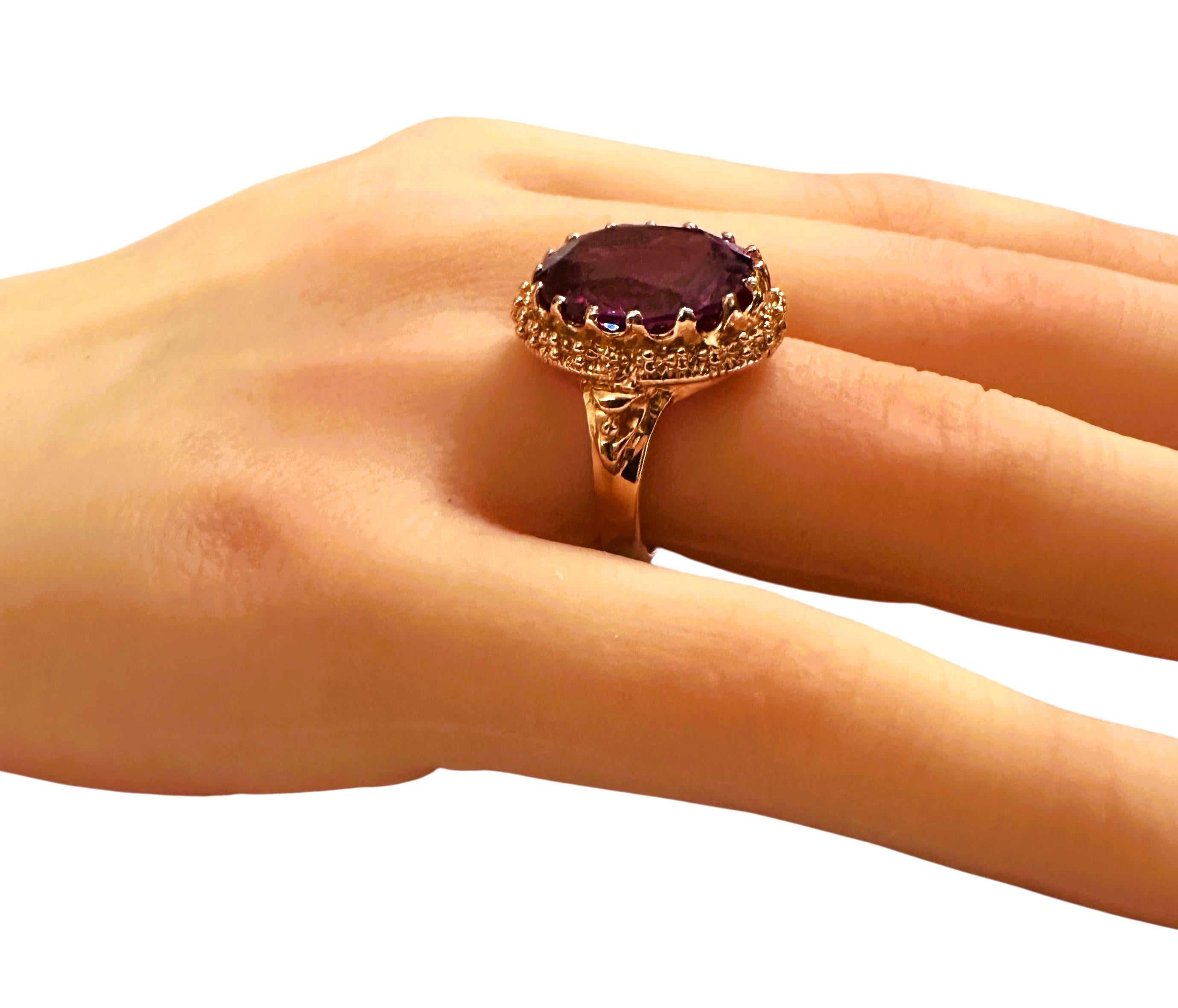 Taglio ovale New 14,55 Carat Color Chg Sapphire in Diamond Crown Setting R Gold Sterling Ring in vendita