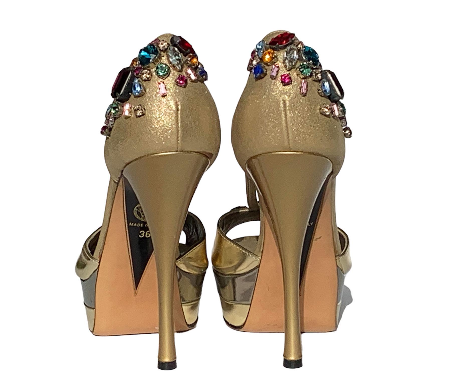 New $1495 Versace Leather Gold Embellished Platform Shoes Pumps It 36 - US 6 In New Condition For Sale In Montgomery, TX