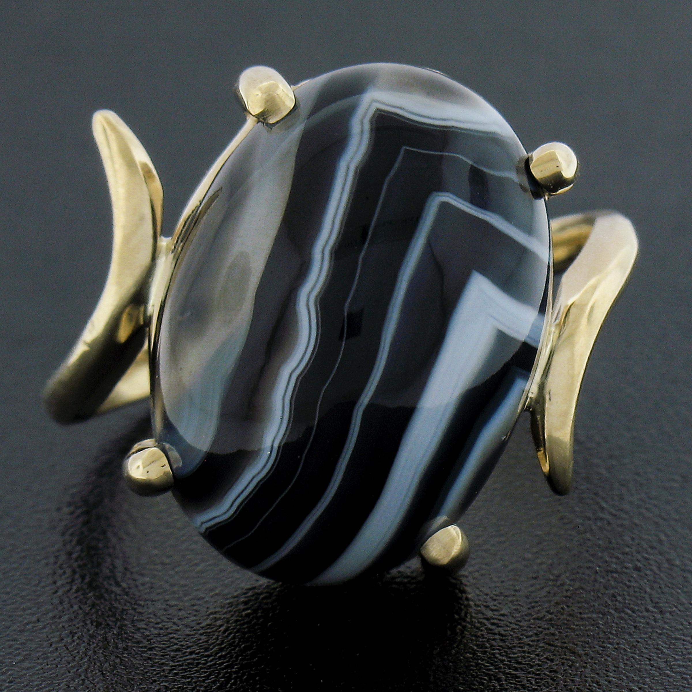 New 14k Gold 18.2x13mm Oval Cabochon Black & White Banded Agate Solitaire Ring In New Condition For Sale In Montclair, NJ