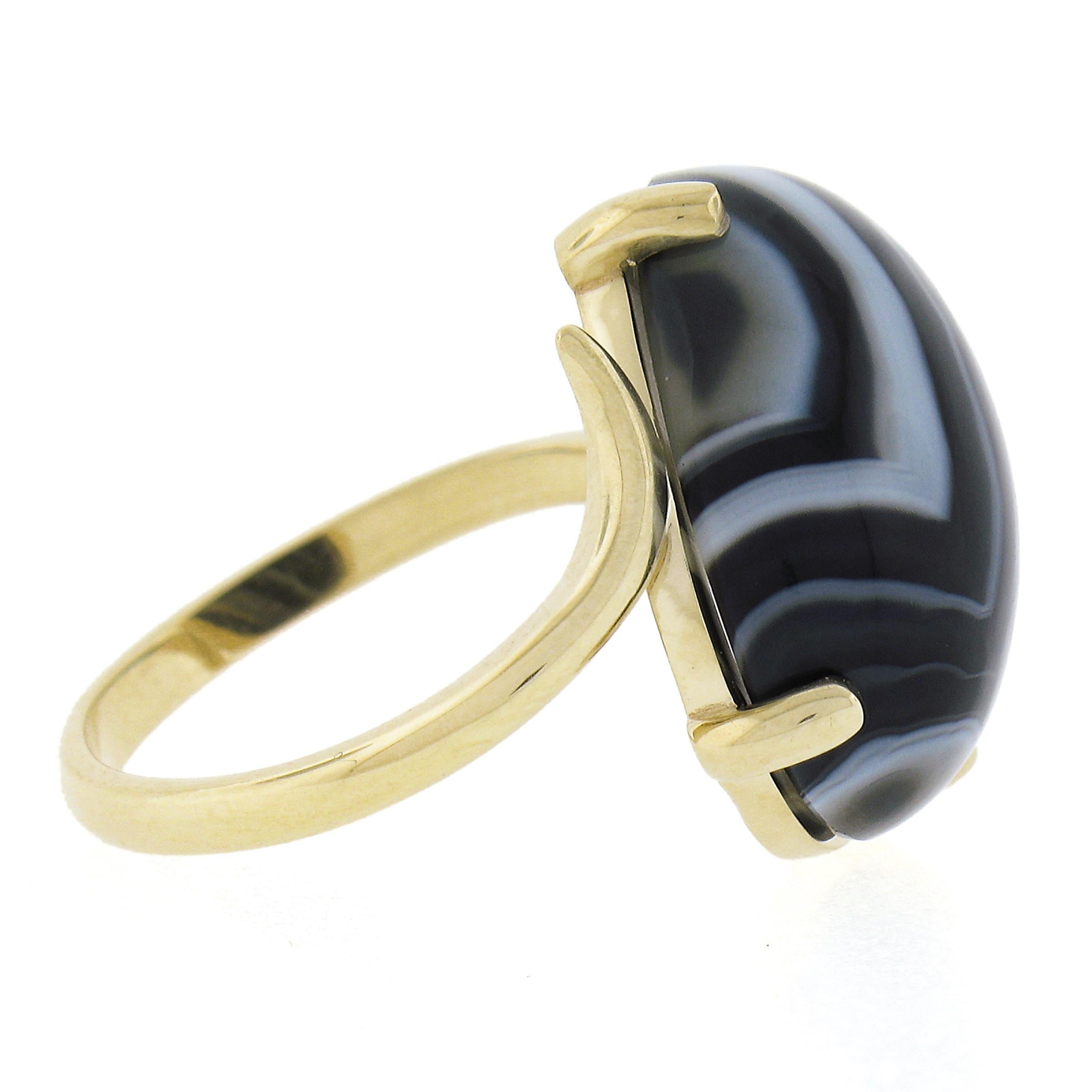 New 14k Gold 18.2x13mm Oval Cabochon Black & White Banded Agate Solitaire Ring For Sale 1