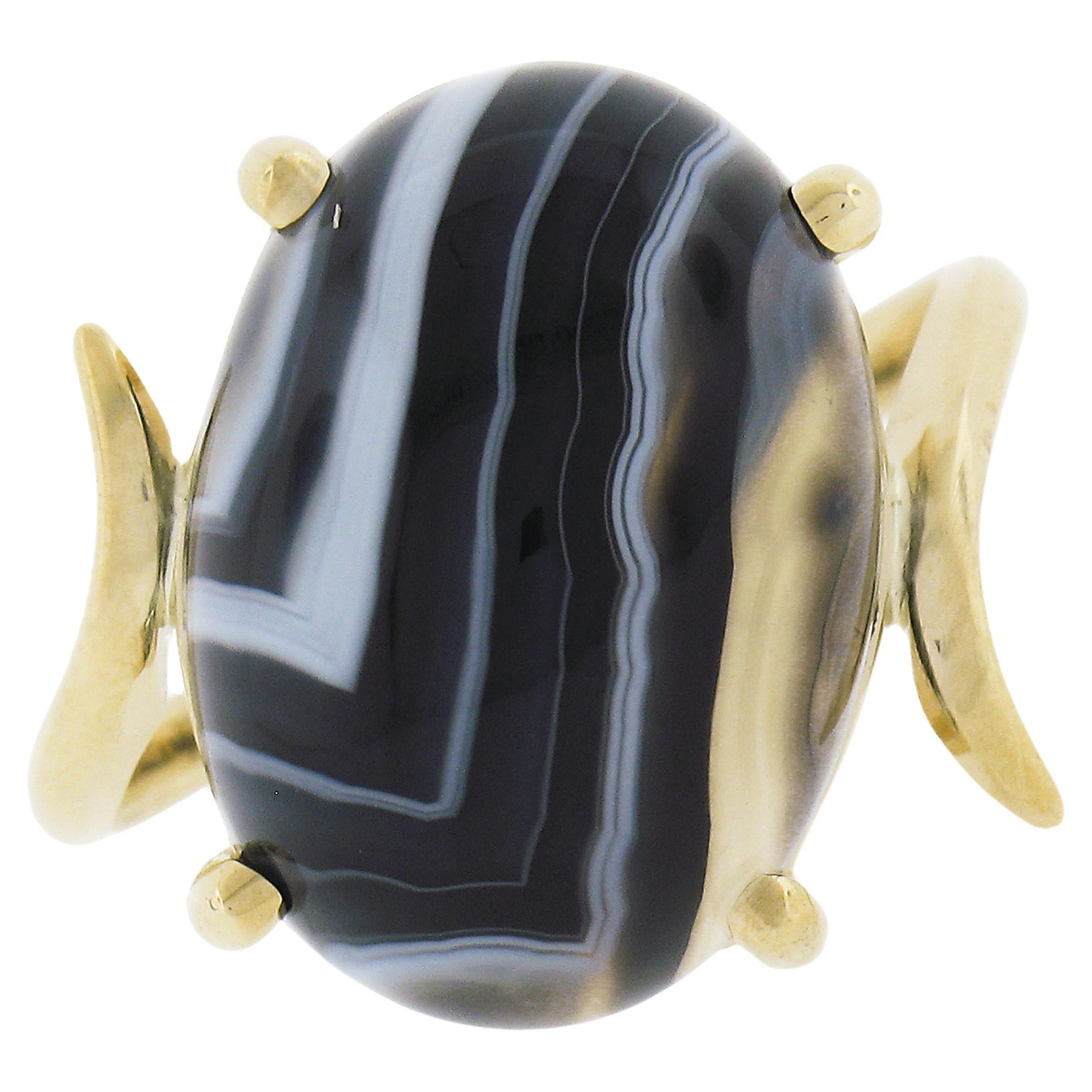 New 14k Gold 18.2x13mm Oval Cabochon Black & White Banded Agate Solitaire Ring For Sale