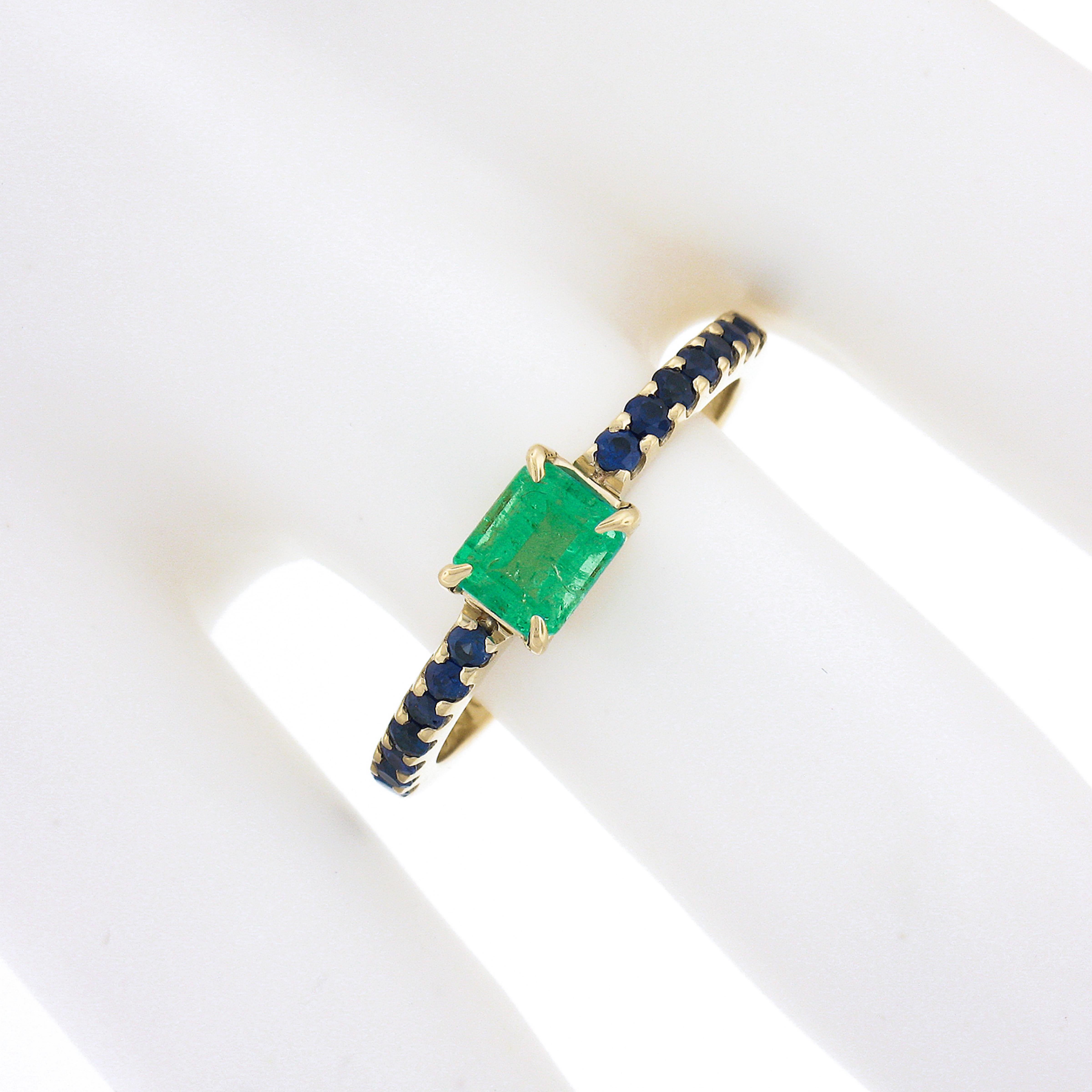 New 14k Gold Colombian Emerald & Sapphire Sideways Engagement Stack Band Ring In New Condition For Sale In Montclair, NJ