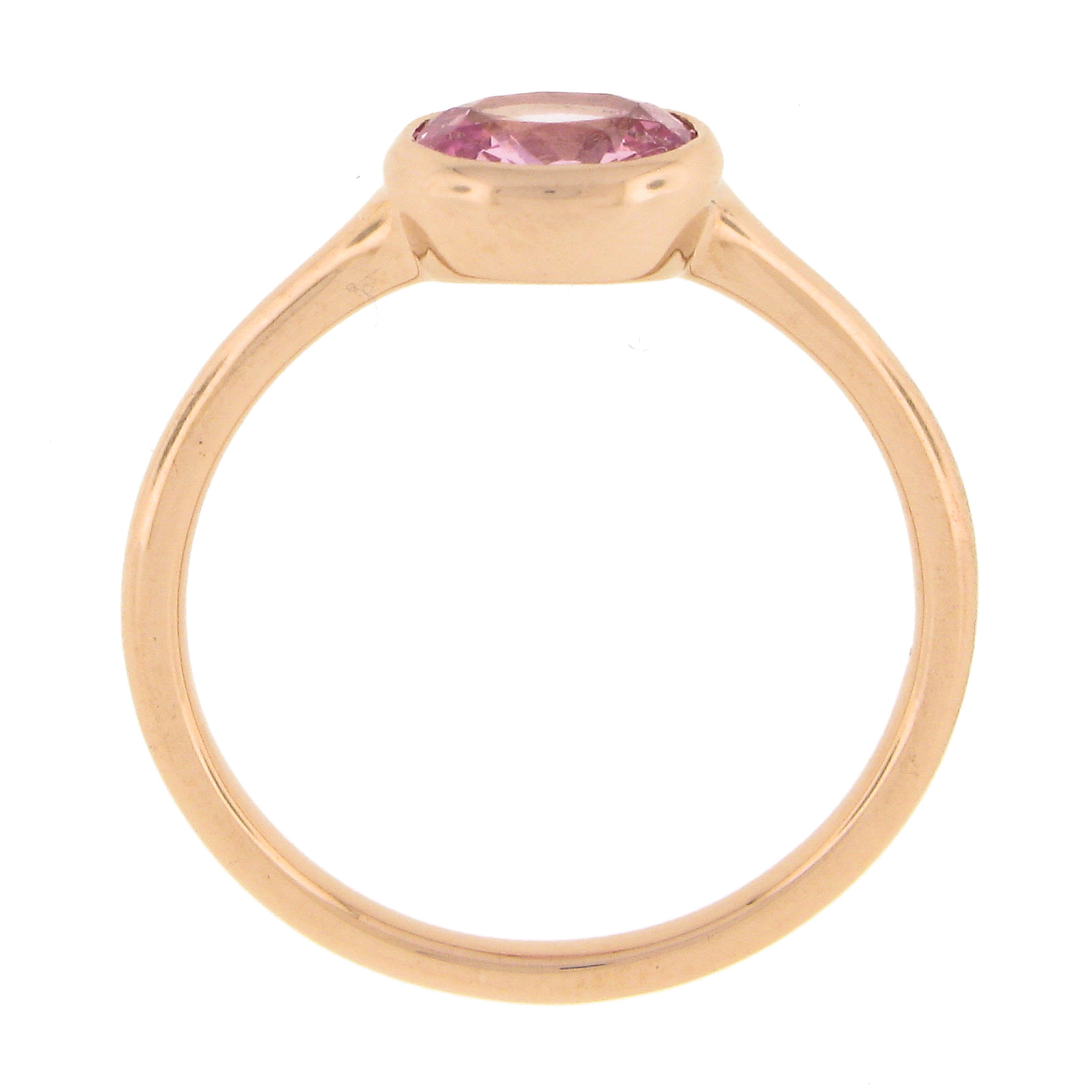 NEW 14k Rose Gold 1.29ctw GIA Oval Orangy Pink Sapphire Bezel Solitaire Ring en vente 4