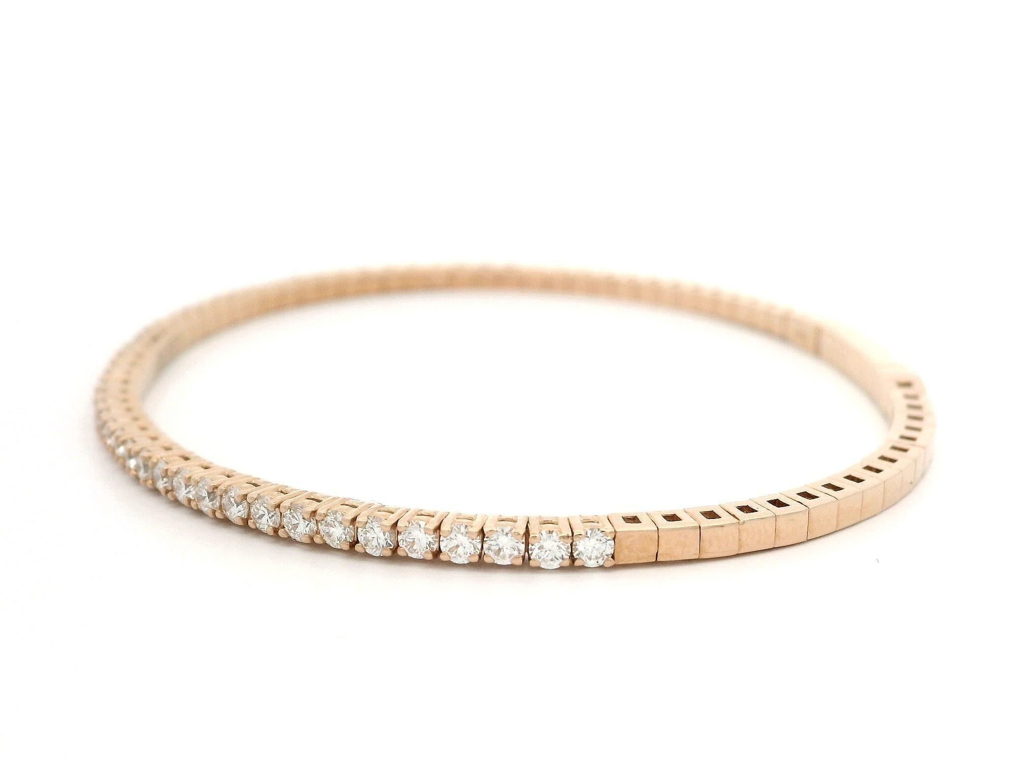 -A. Stone
(42) Diamanti naturali autentici - Taglio rotondo Brilliante - Incastonati - Colore F-G - Purezza VS1-VS2 - 1,36ctw (esatto)

Materiale: Oro rosa massiccio 14k
Peso: 8,28 grammi
Tipo di bracciale: Braccialetto flessibile
Lunghezza: Si