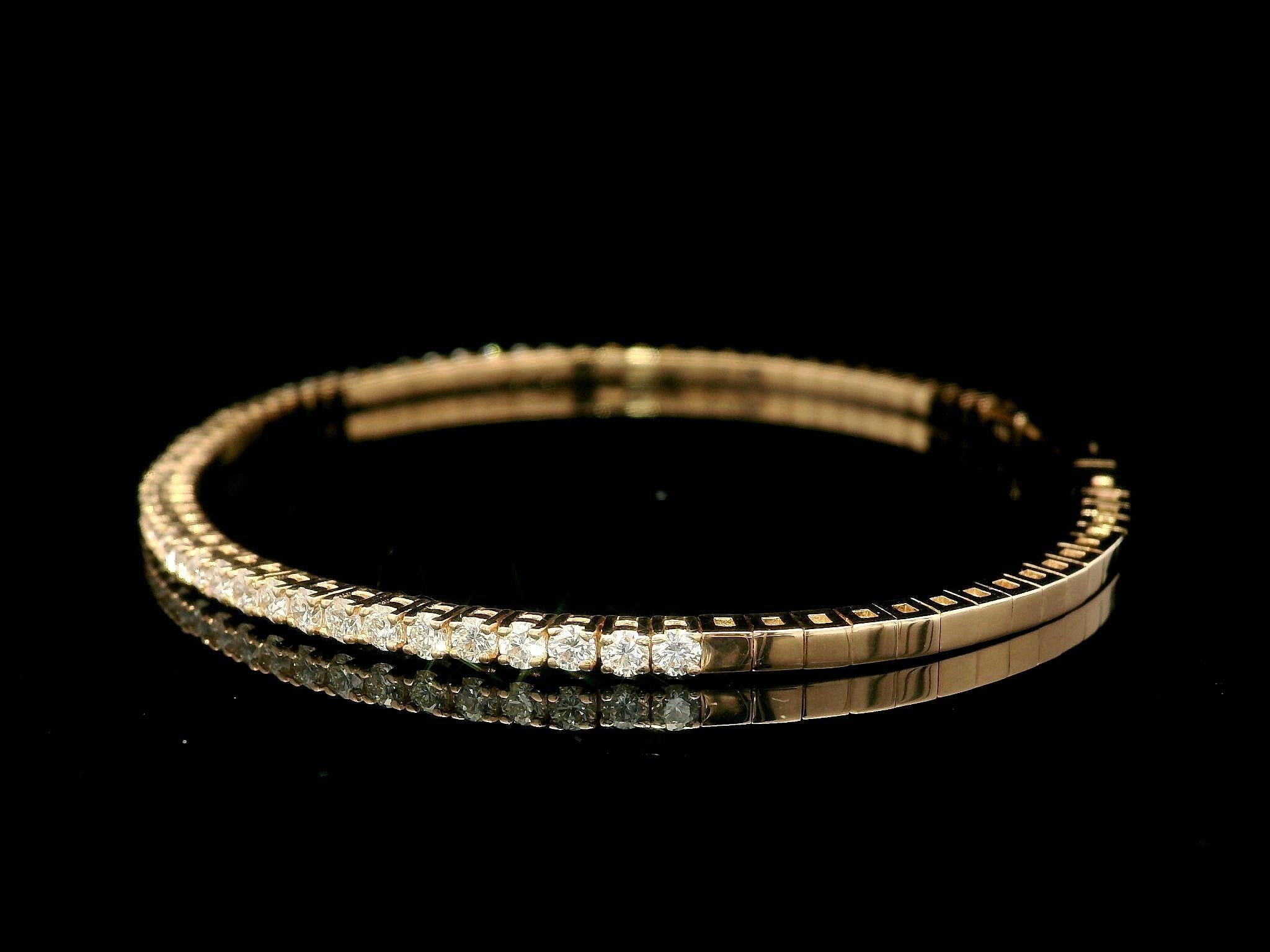 NUOVO Bracciale flessibile in oro rosa 14k con diamanti da 1,36 carati e chiusura a pressione in vendita 2