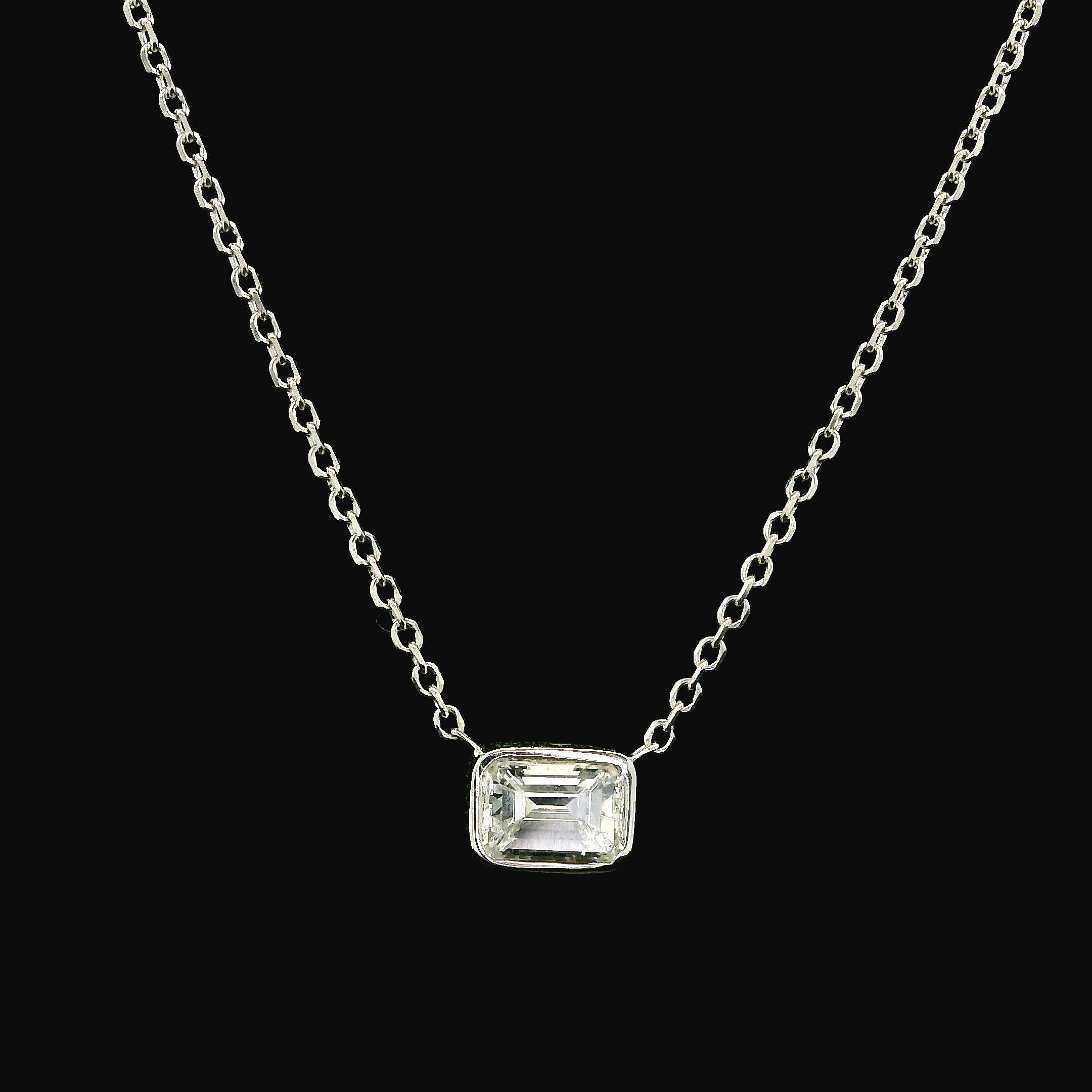 NEW 14k White Gold 0.33ctw Bezel Emerald Cut Diamond Pendant Necklace For Sale 1