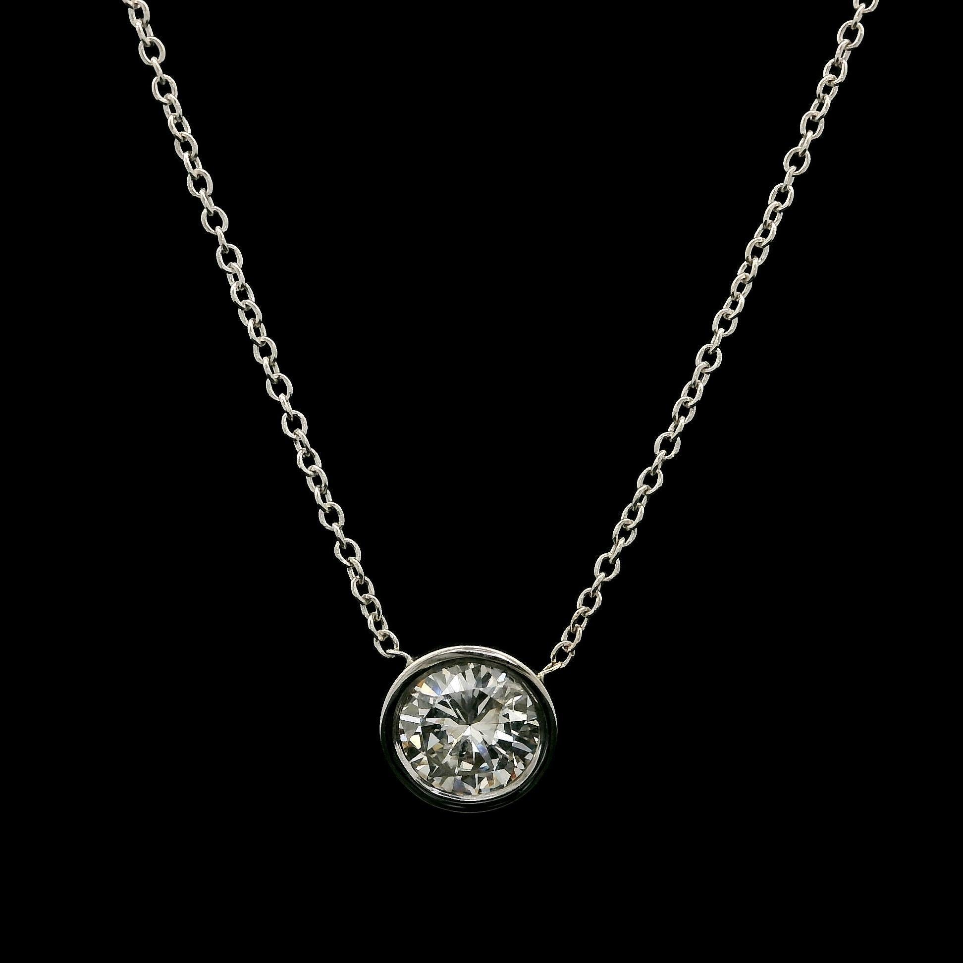 Neu 14k Weißgold 0,60 Karat Lünette Diamant Solitär Anhänger Kette Halskette (Brillantschliff) im Angebot