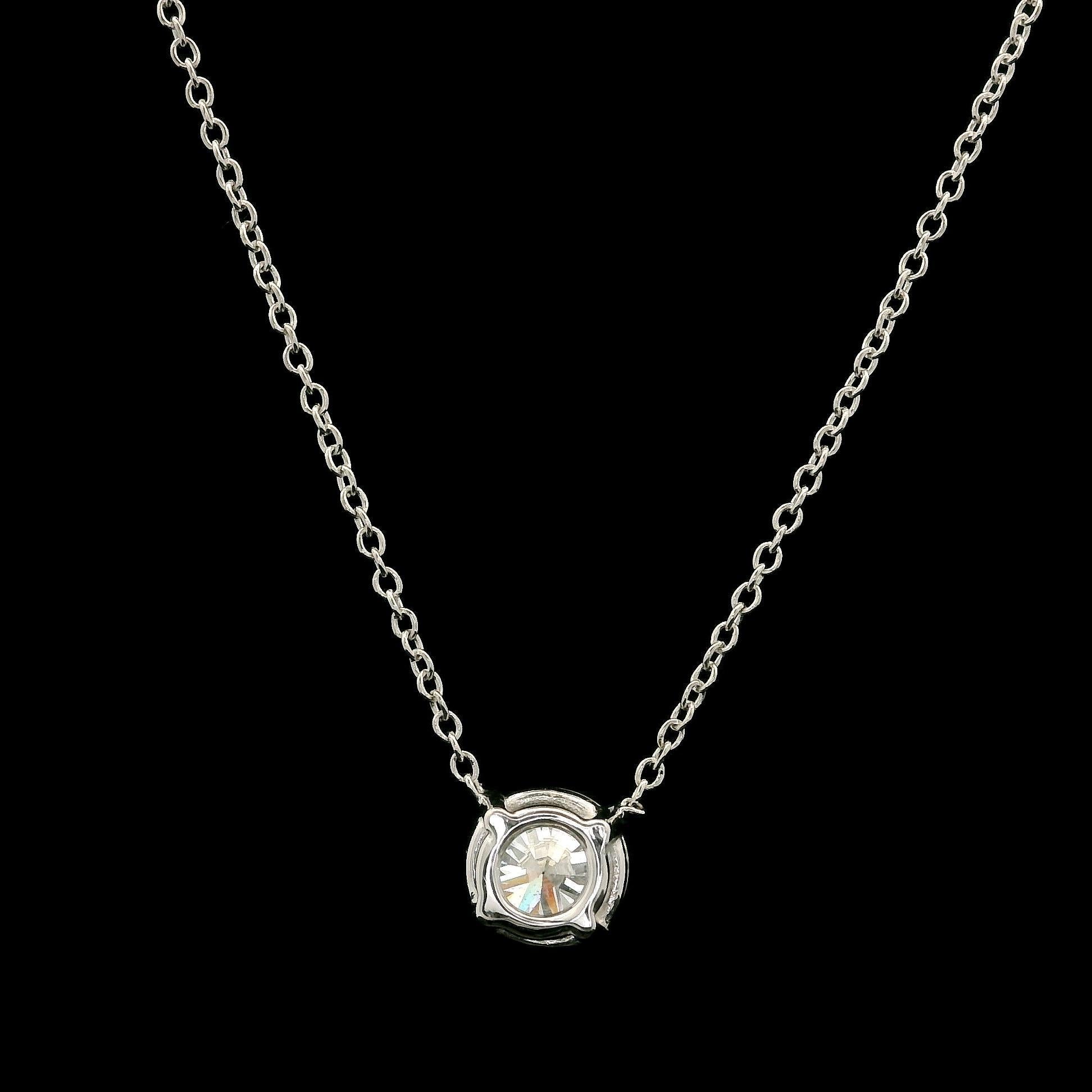 Pendentif solitaire réglable en or blanc 14 carats avec diamants ronds de 0,68 carat Neuf - En vente à Montclair, NJ