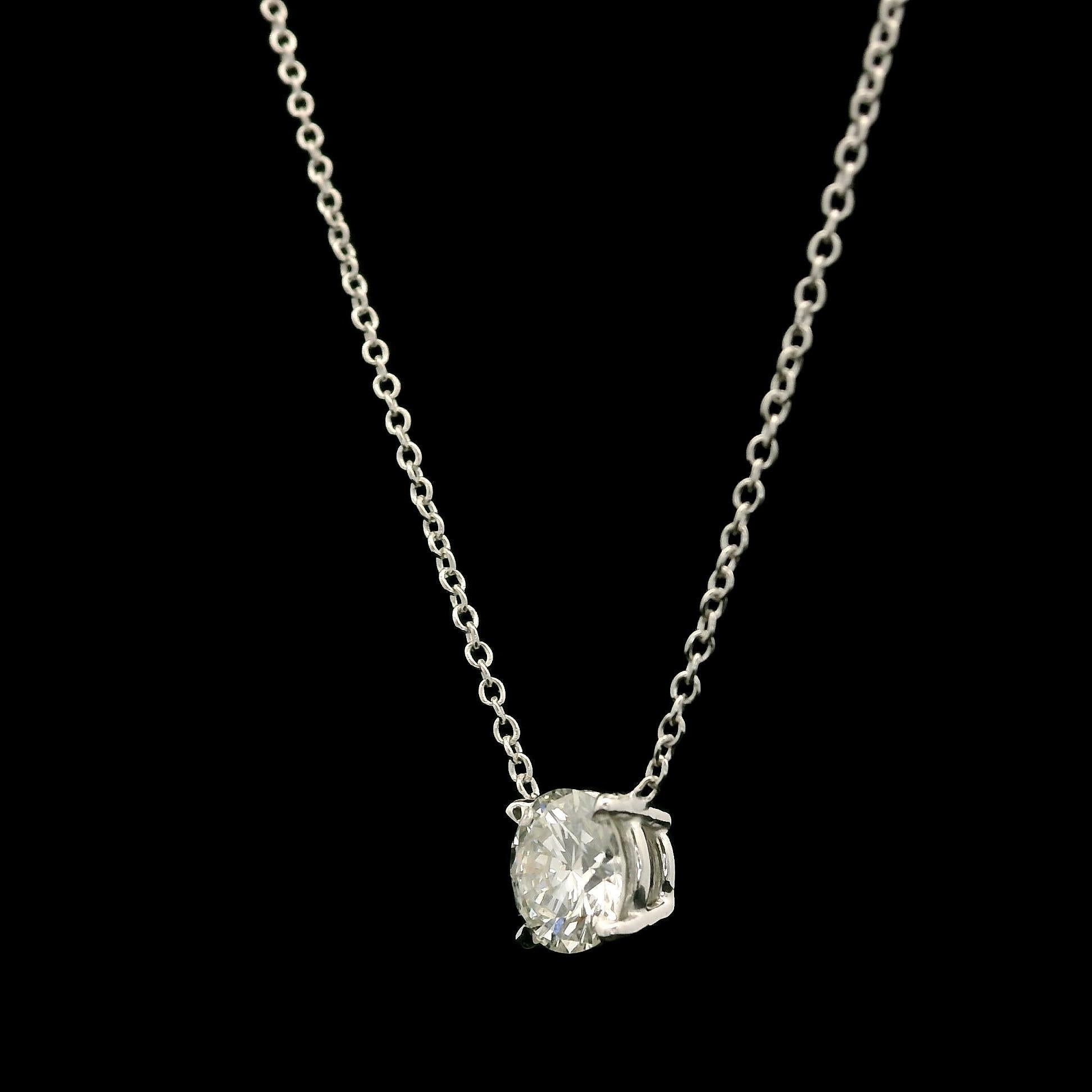 Pendentif solitaire réglable en or blanc 14 carats avec diamants ronds de 0,68 carat en vente 2