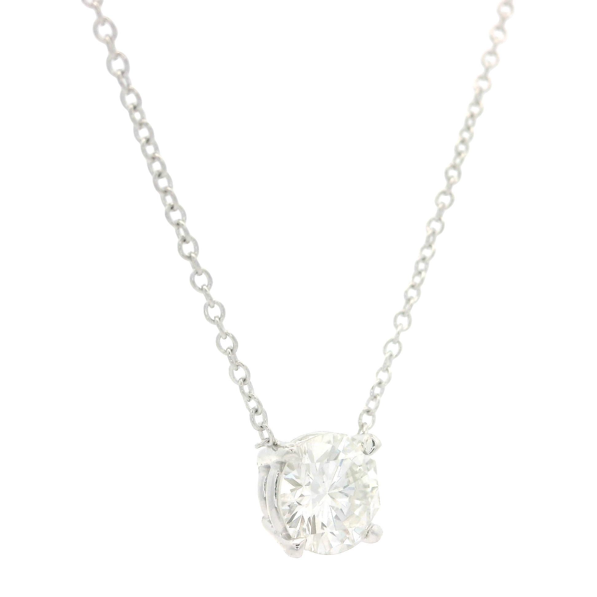Pendentif solitaire réglable en or blanc 14 carats avec diamants ronds de 0,68 carat en vente 3