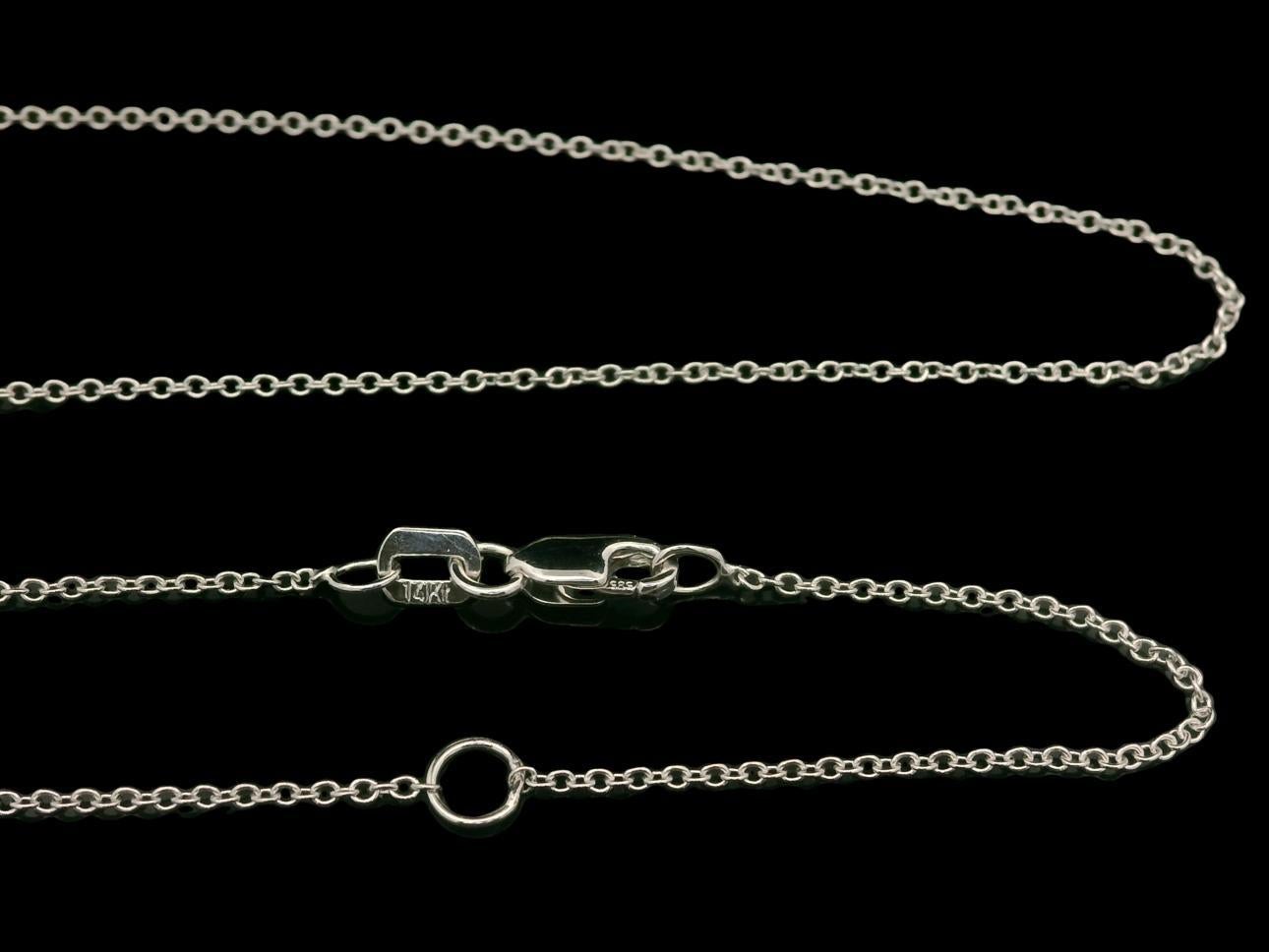 --Stein(e):--
(1) Natürlicher echter Diamant - Runder Brillantschliff - Feuriger Diamant - Zinkenfassung - Farbe G - Reinheit I1 - 0,72ct (genau) - 5,9mm (ca.)
Karat-Gesamtgewicht: 0,72 (genau)

MATERIAL: Massives 14k Weißgold
Gewicht: 1.67