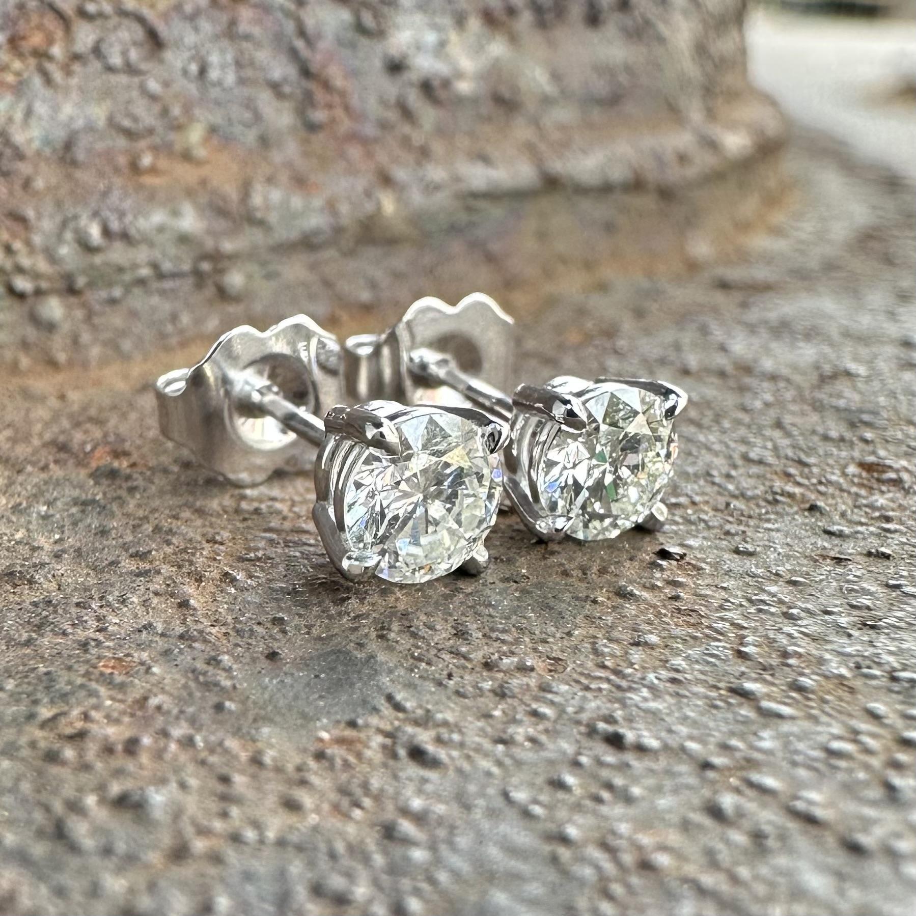 Nuovi orecchini classici in oro bianco 14k da 0,75ctw con diamante H VS incastonato in vendita 7