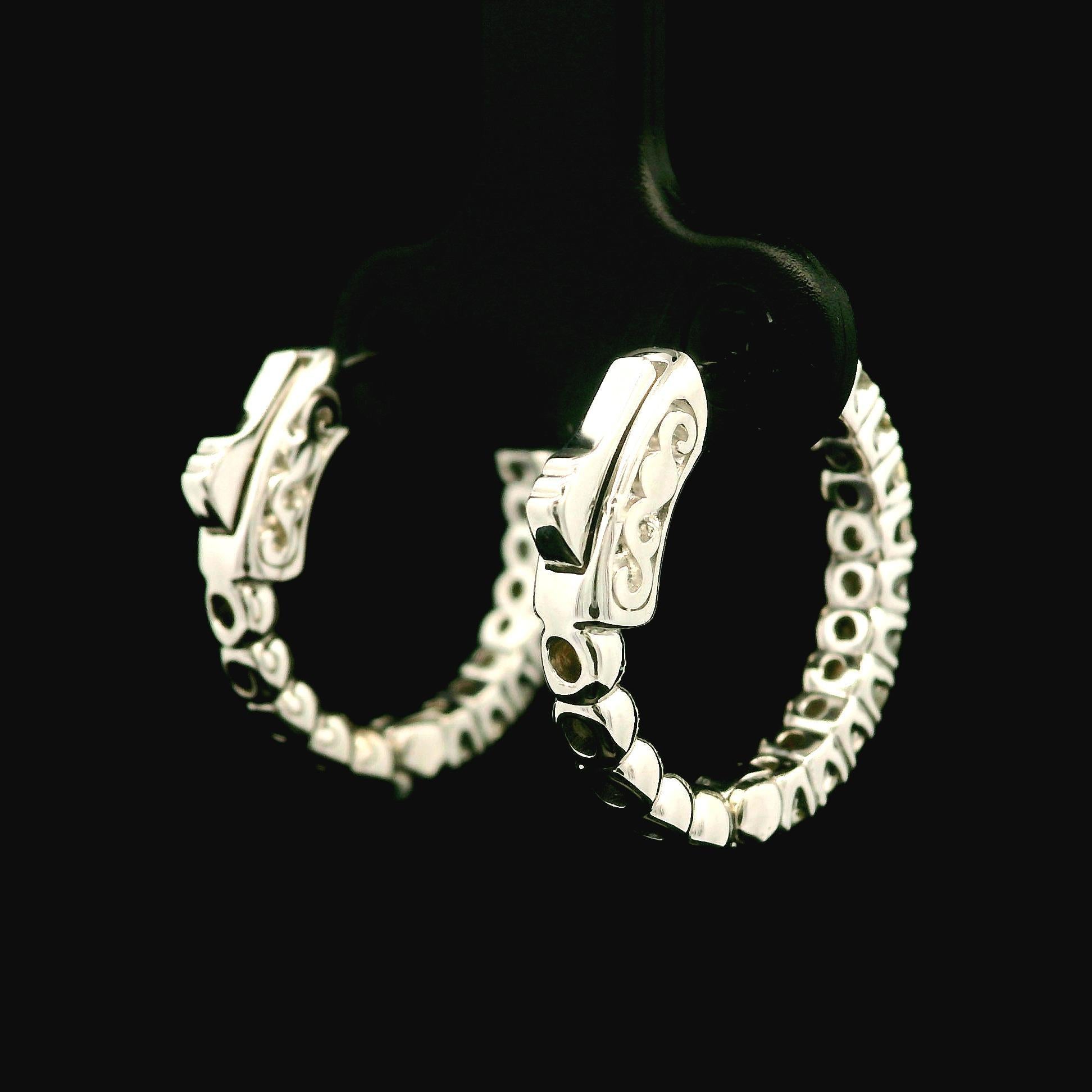 New 14k Weißgold 0,92ctw Diamond Classic Medium Hoop Push Clasp Ohrringe im Angebot 2