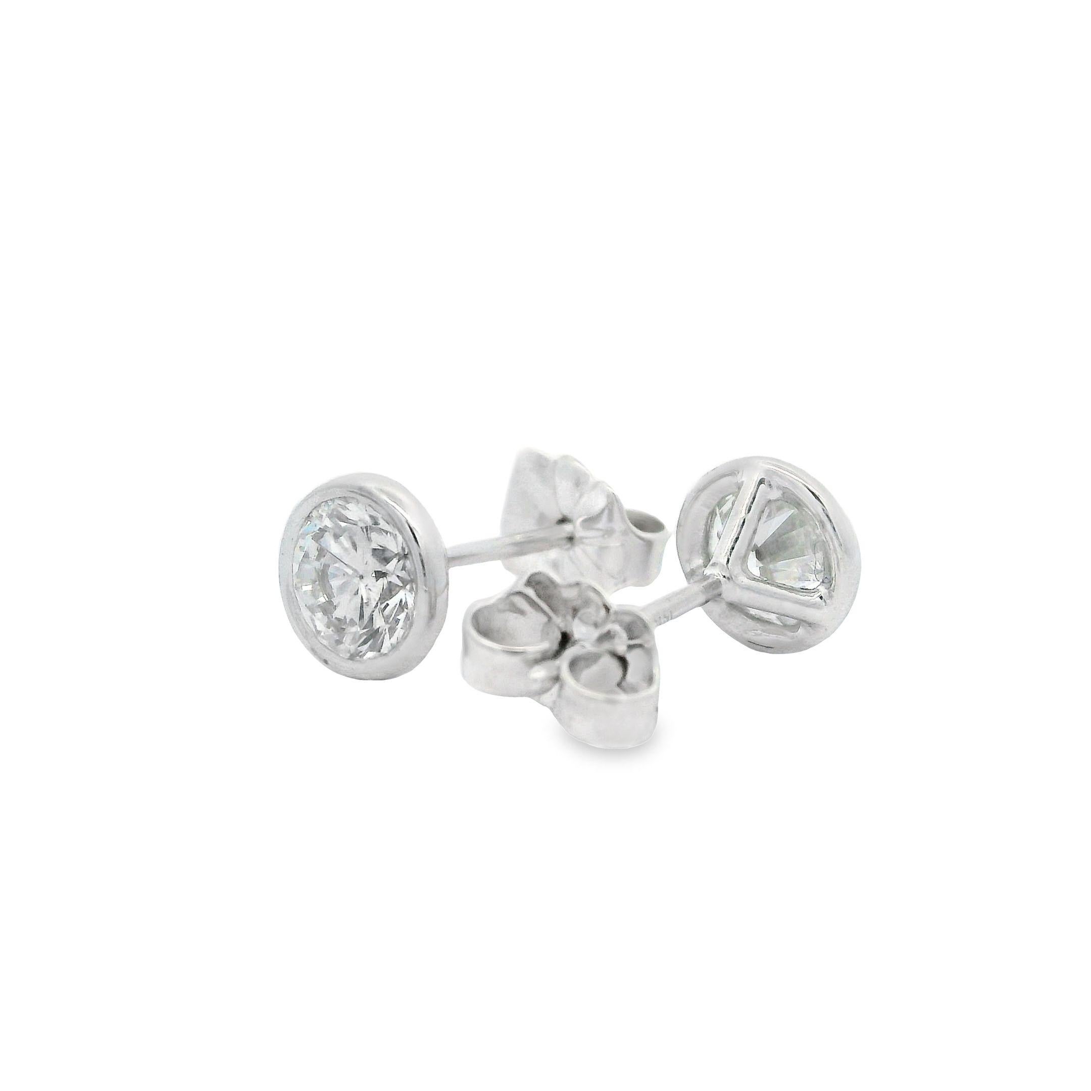 New 14k White Gold 1.01ctw Diamond Martini Bezel Stud Earrings In New Condition For Sale In Montclair, NJ