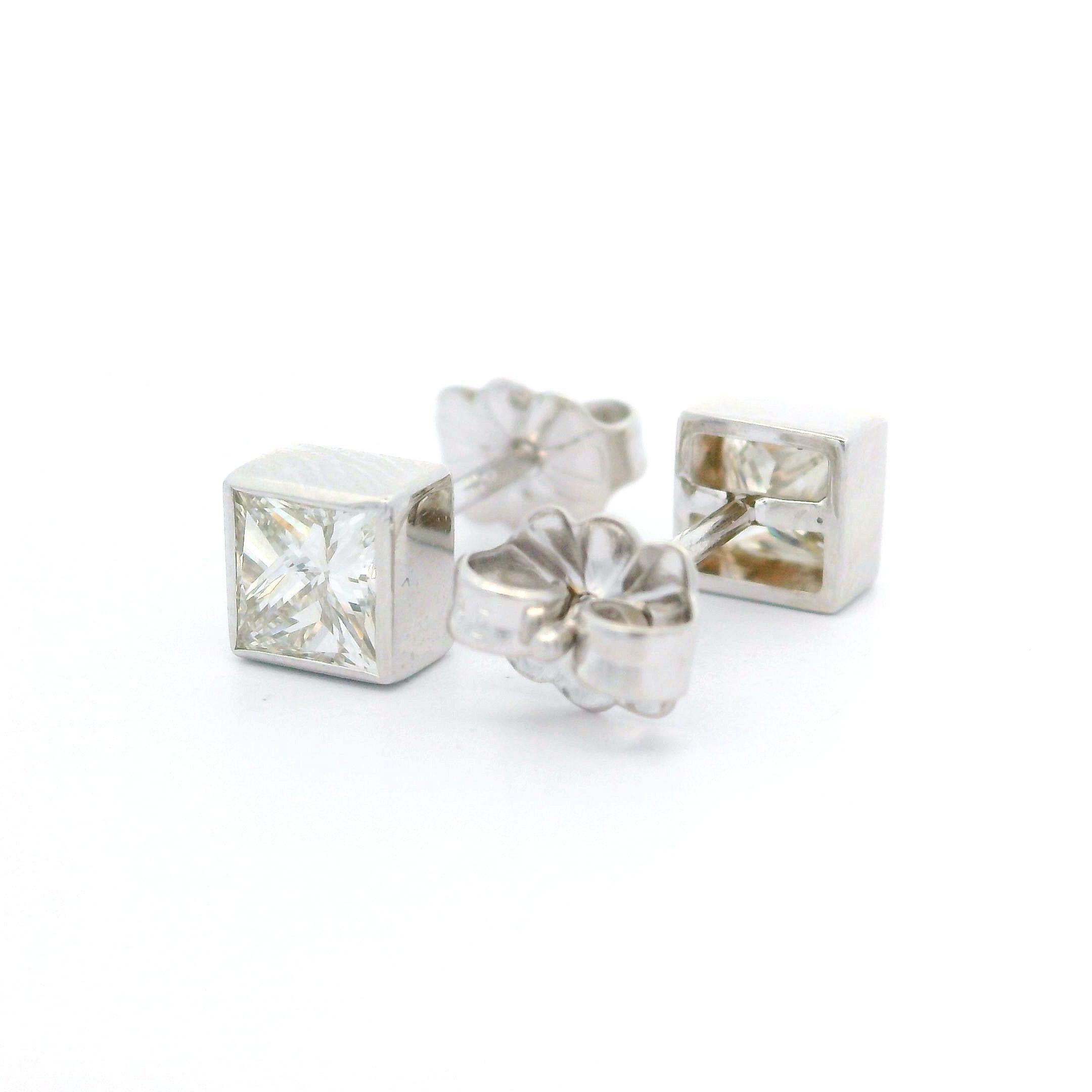 Nuevo Oro Blanco 14k 1.04ctw Diamante Corte Princesa Pendientes Geométricos Cuadrados en Nuevo estado para la venta en Montclair, NJ