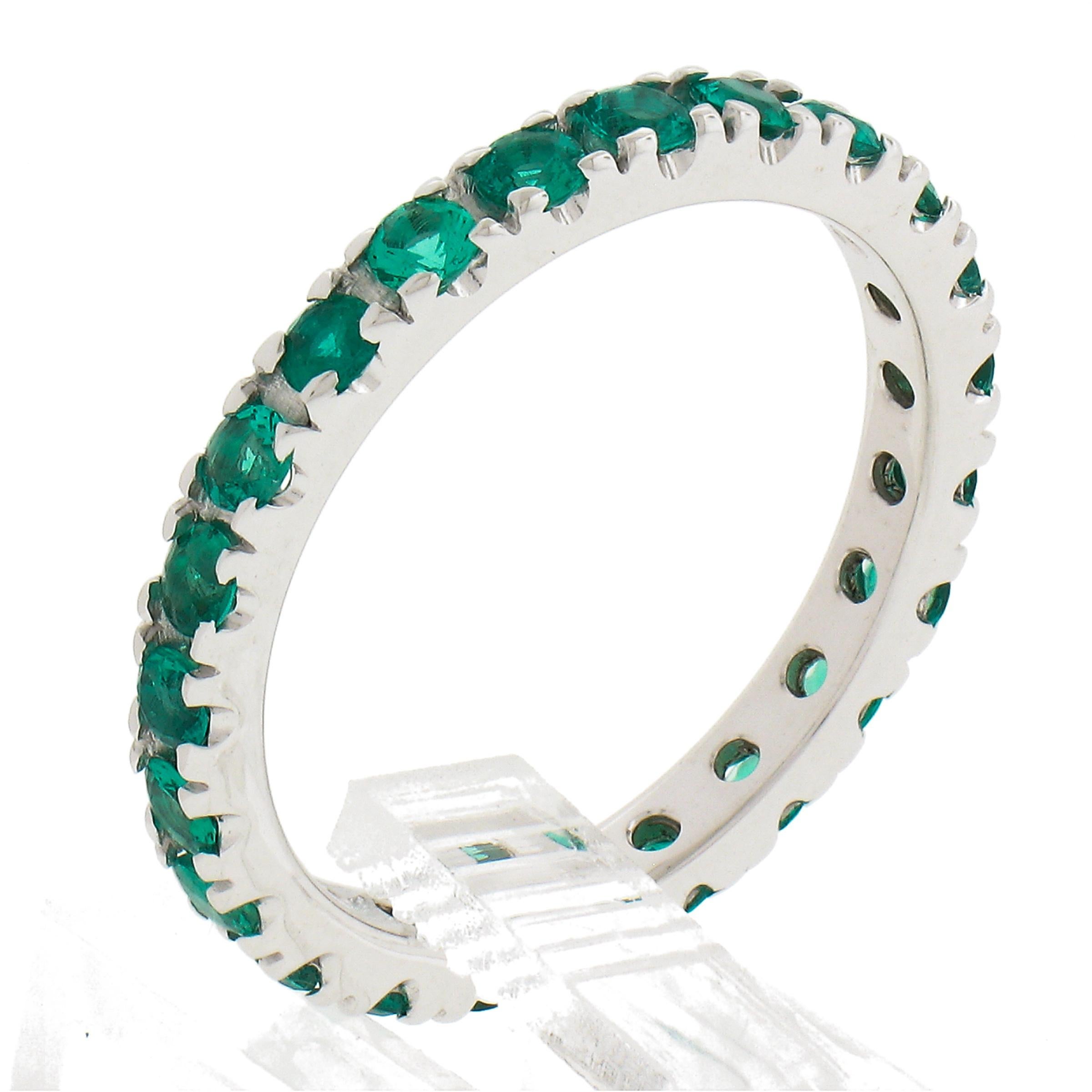 New 14k White Gold 1.10ct Round Brilliant Emerald Eternity Stackable Band Ring For Sale 2