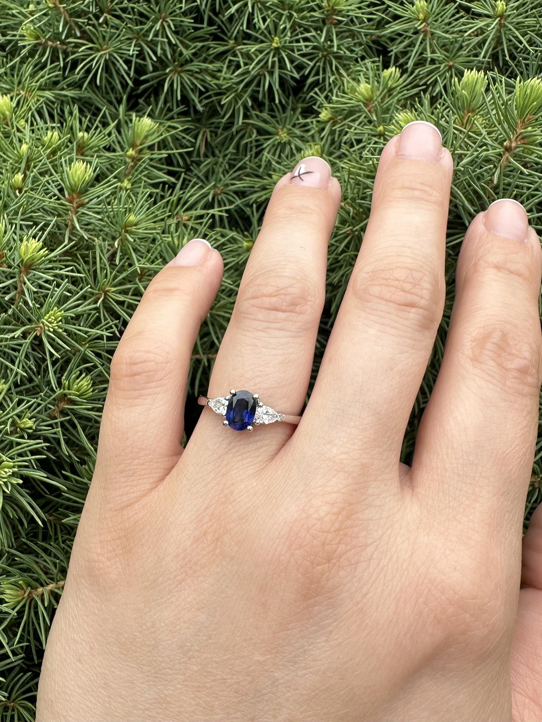 New 14k White Gold 1.41ctw GIA Oval Royal Blue Sapphire w/ Pear Diamonds Ring For Sale 2