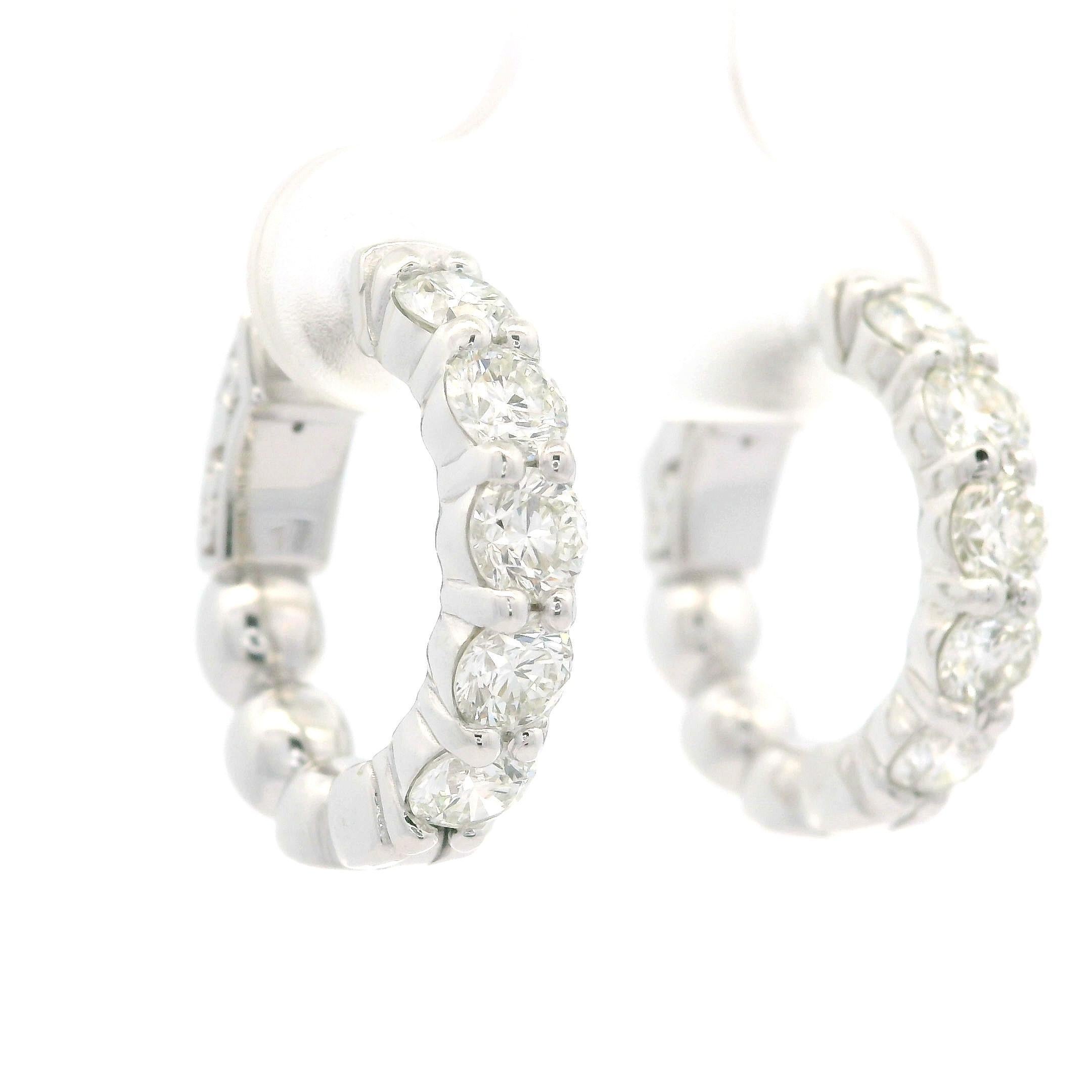 Boucles d'oreilles huggie en or blanc 14 carats, 2,01 ctw 10 diamants ronds brillants, neufs en vente 5