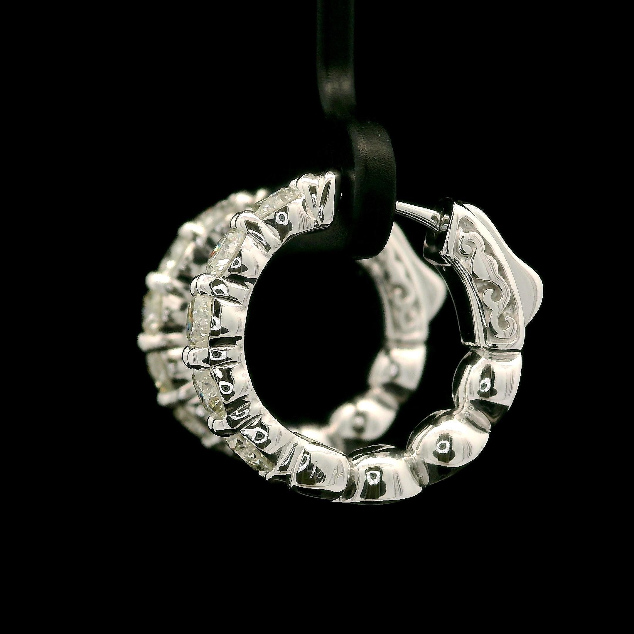 Boucles d'oreilles huggie en or blanc 14 carats, 2,01 ctw 10 diamants ronds brillants, neufs Neuf - En vente à Montclair, NJ