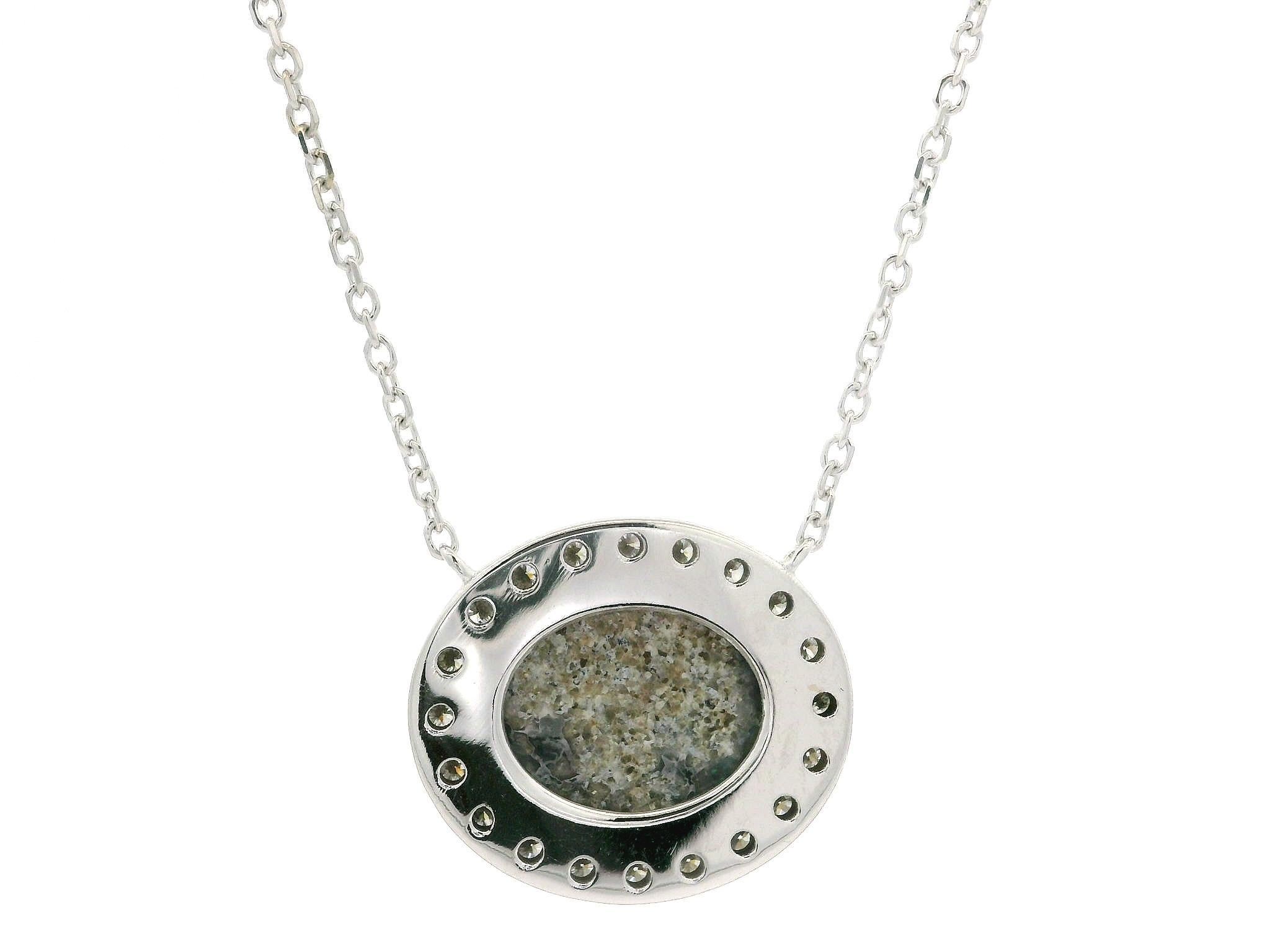New 14k White Gold GIA 6.83ctw Opal w/ Diamond Halo Sideway Pendant Necklace en venta 2
