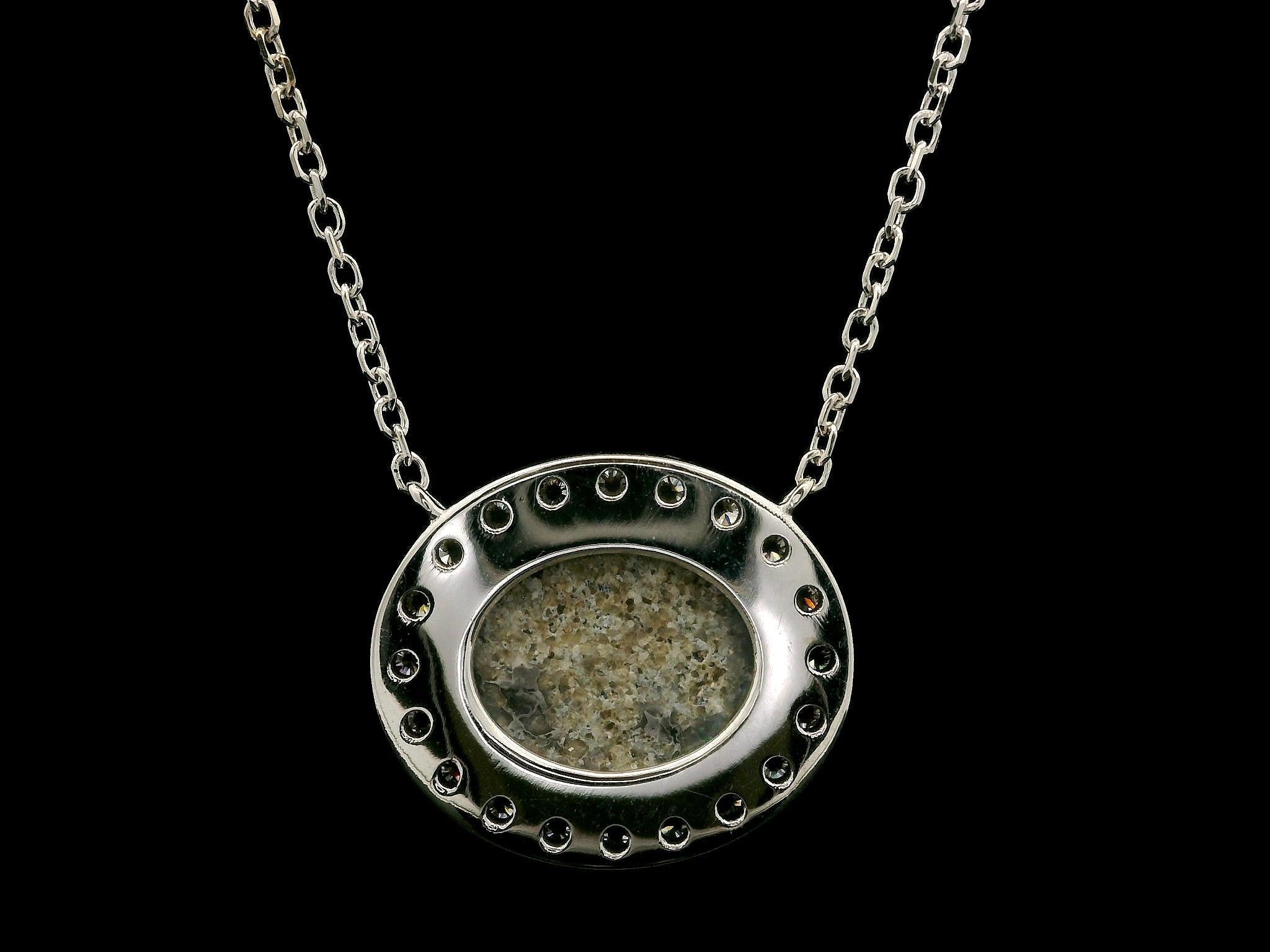 New 14k White Gold GIA 6.83ctw Opal w/ Diamond Halo Sideway Pendant Necklace en venta 4