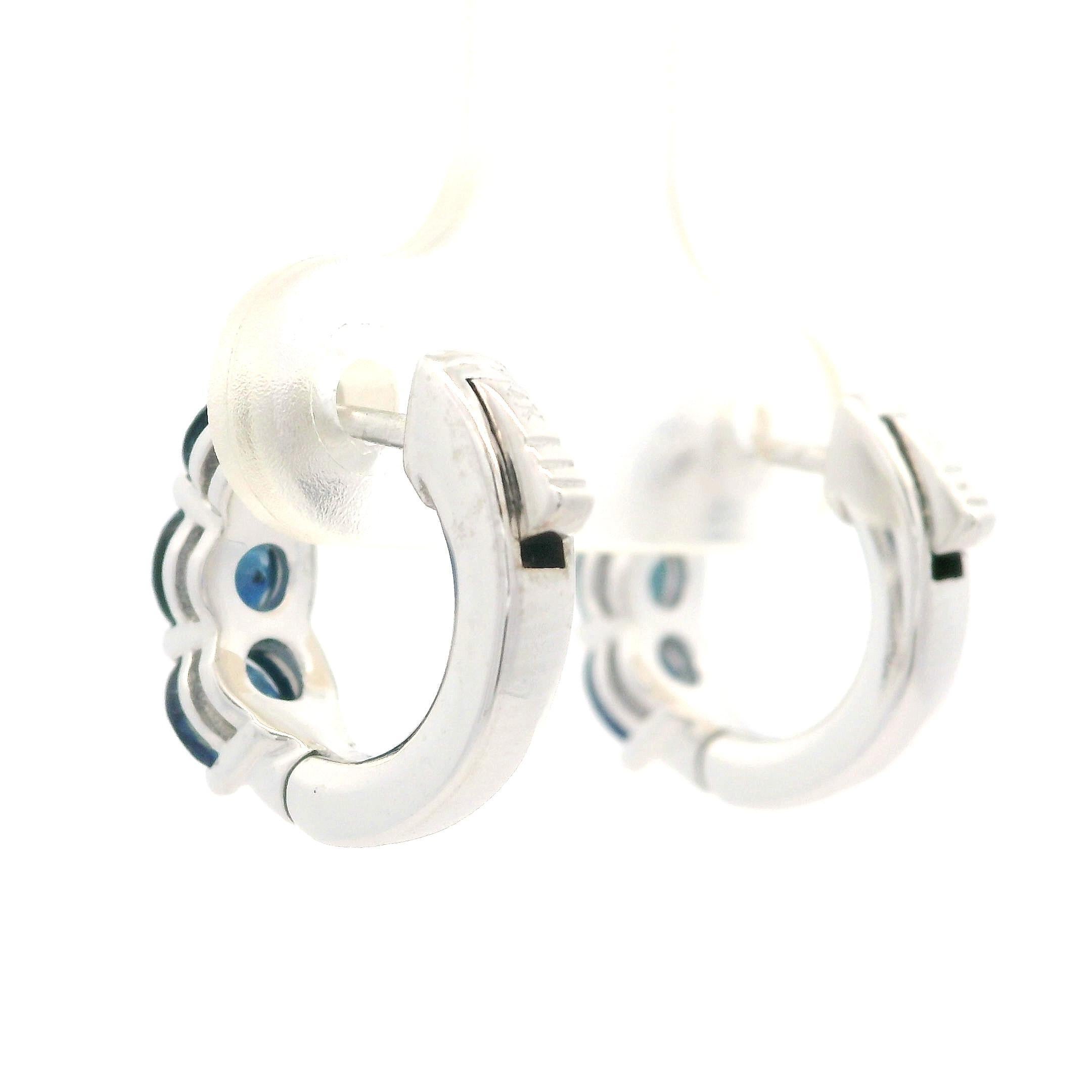 New 14k White Gold High Quality 1.97ctw Sapphire Hoop Huggie Push Latch Earrings (orecchini a cerchio) in vendita 3