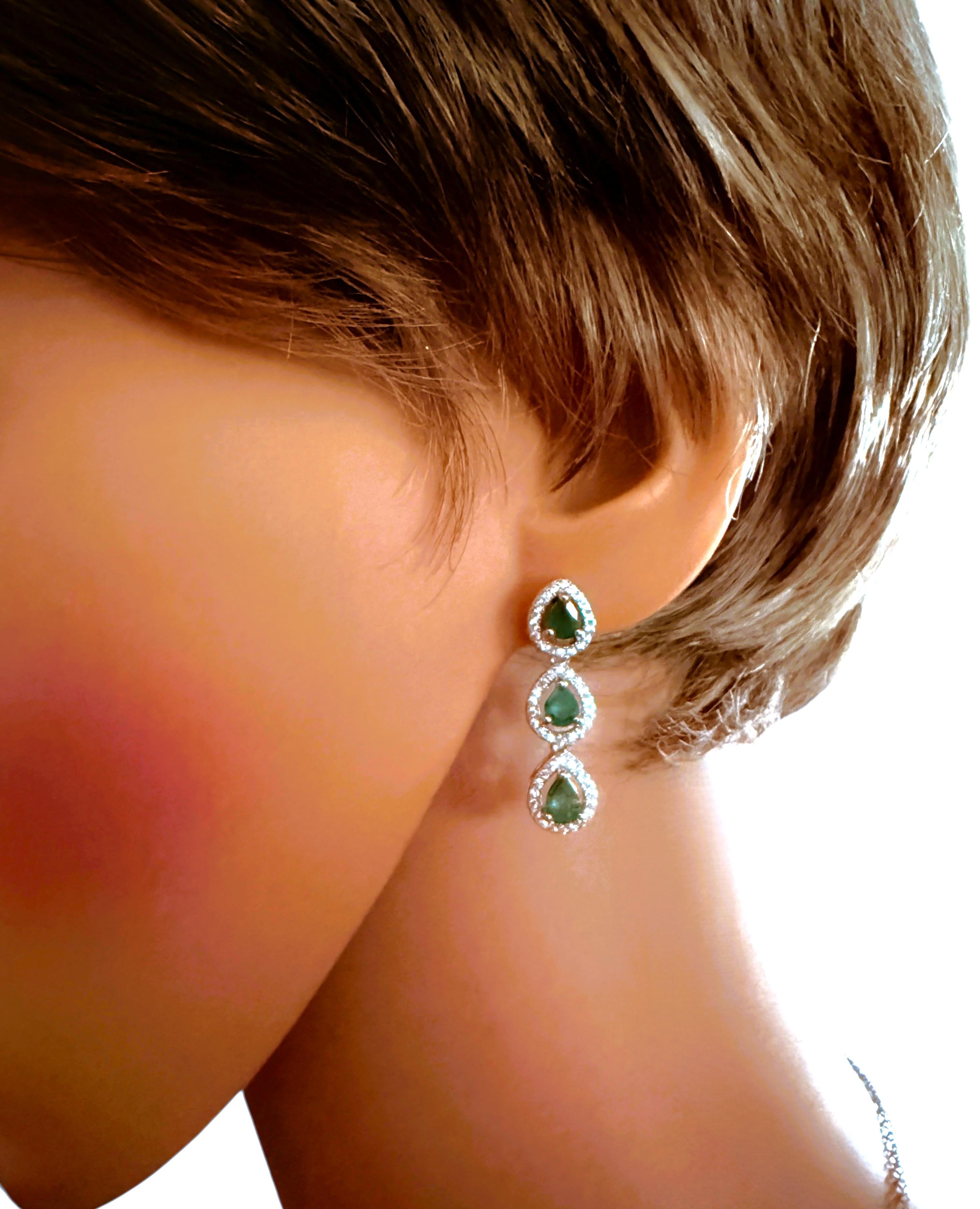 Art déco New 14k White Gold PL 2.1 Carat Emerald & Diamond Cut Sapphire Sterling Earring en vente