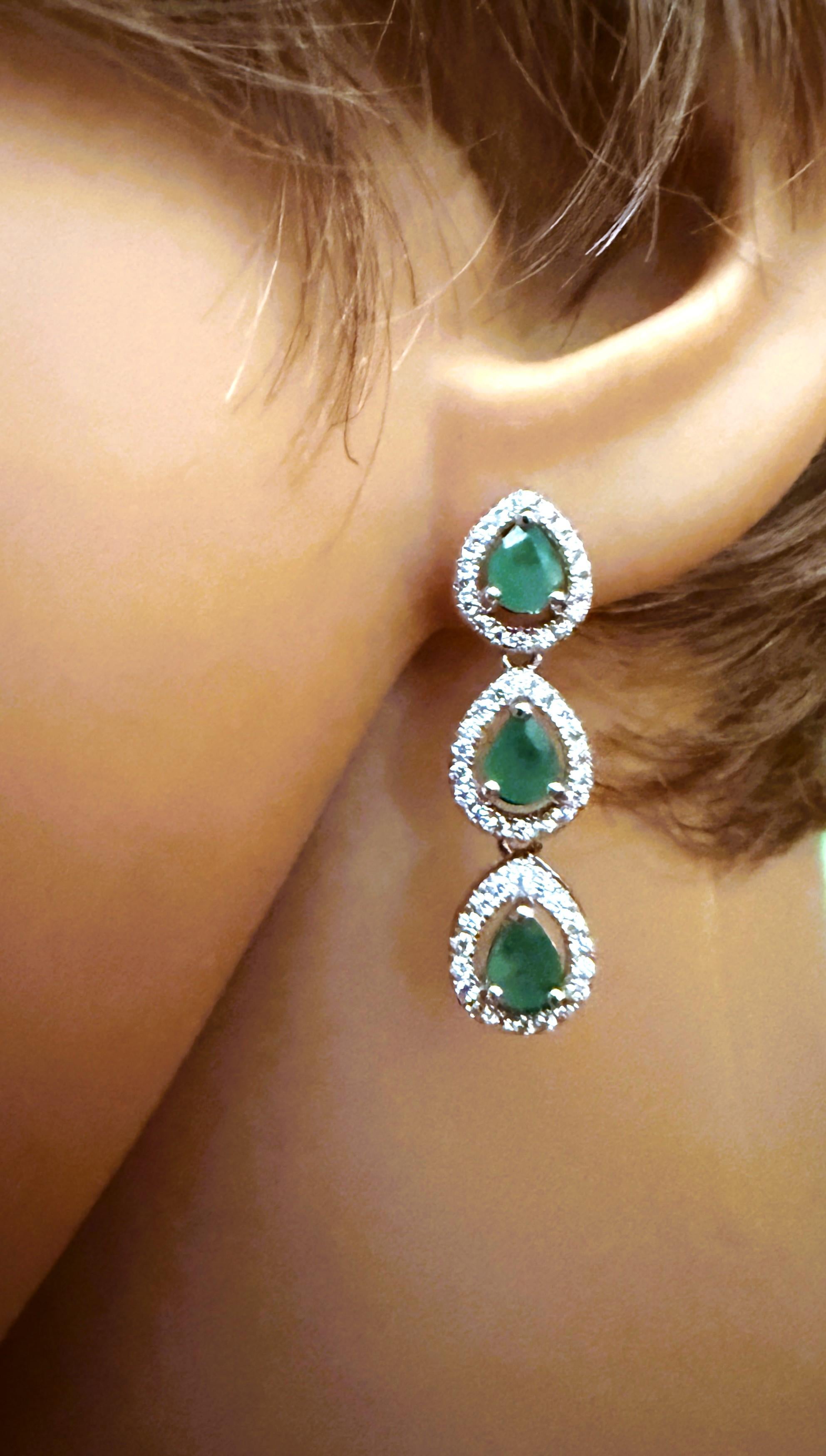 New 14k White Gold PL 2.1 Carat Emerald & Diamond Cut Sapphire Sterling Earring en vente 1