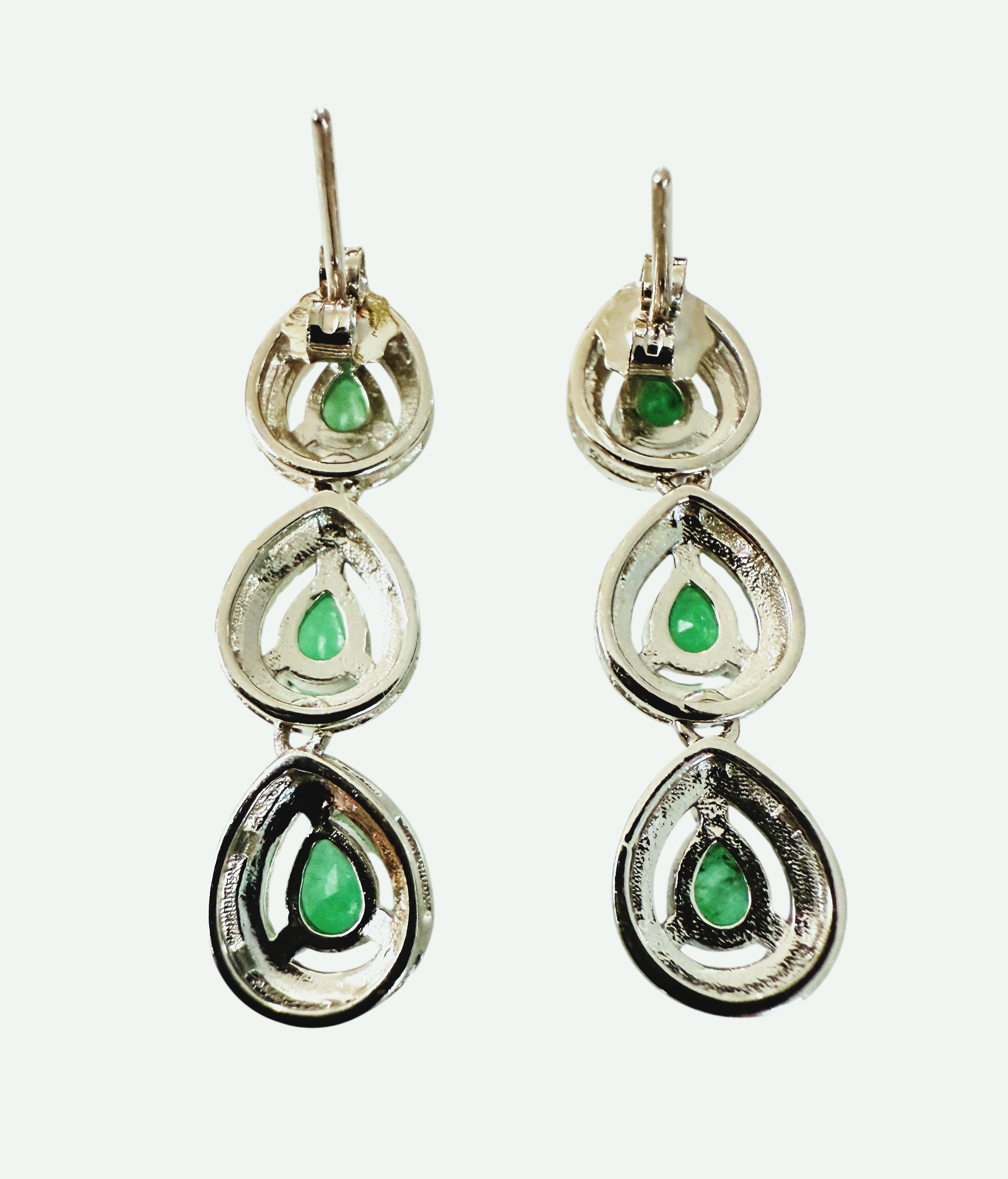New 14k White Gold PL 2.1 Carat Emerald & Diamond Cut Sapphire Sterling Earring en vente 2