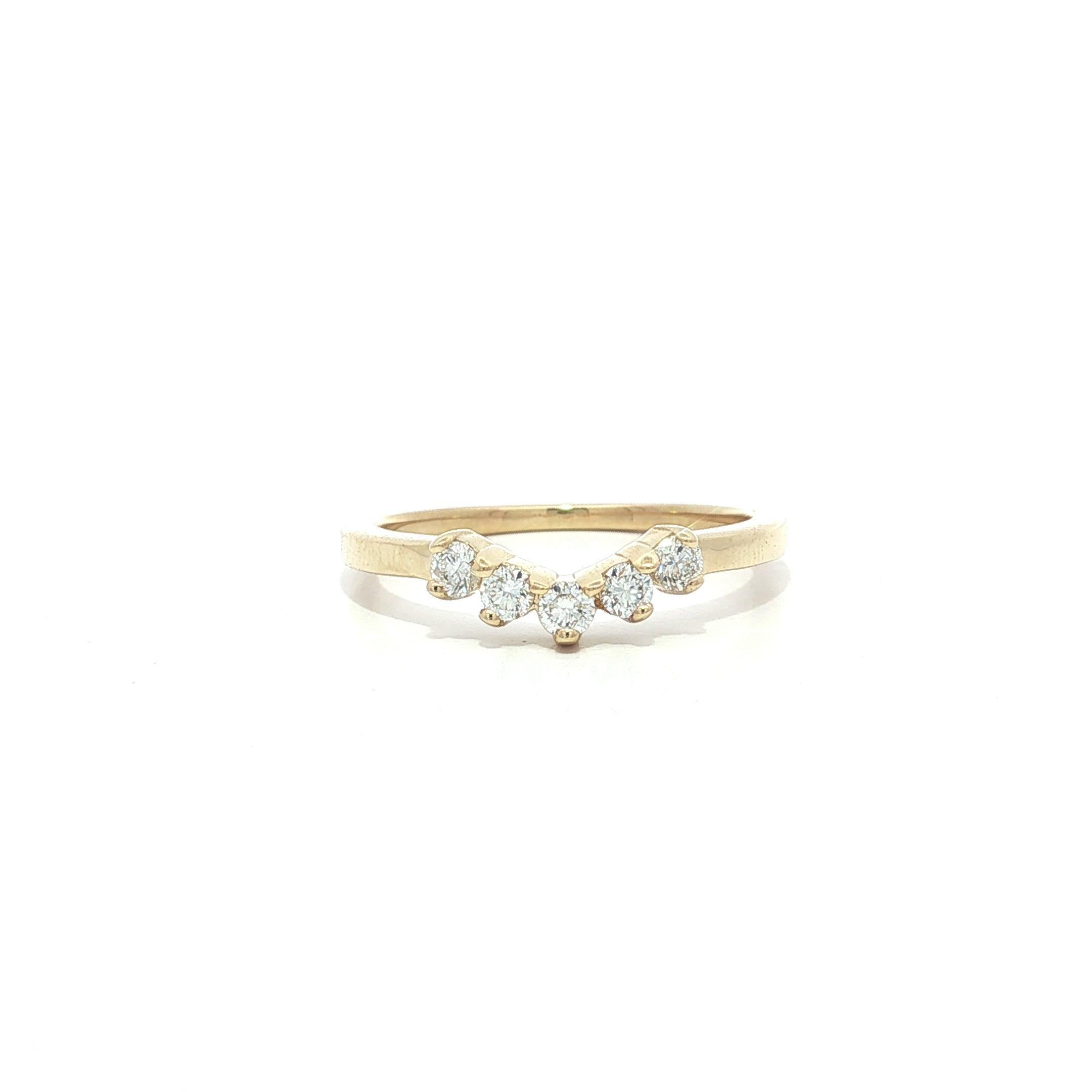 New 14k Yellow Gold 0.25ct Round Diamond U Shaped Curved Stack Wedding Band Ring (anello nuziale a forma di U) in vendita 2