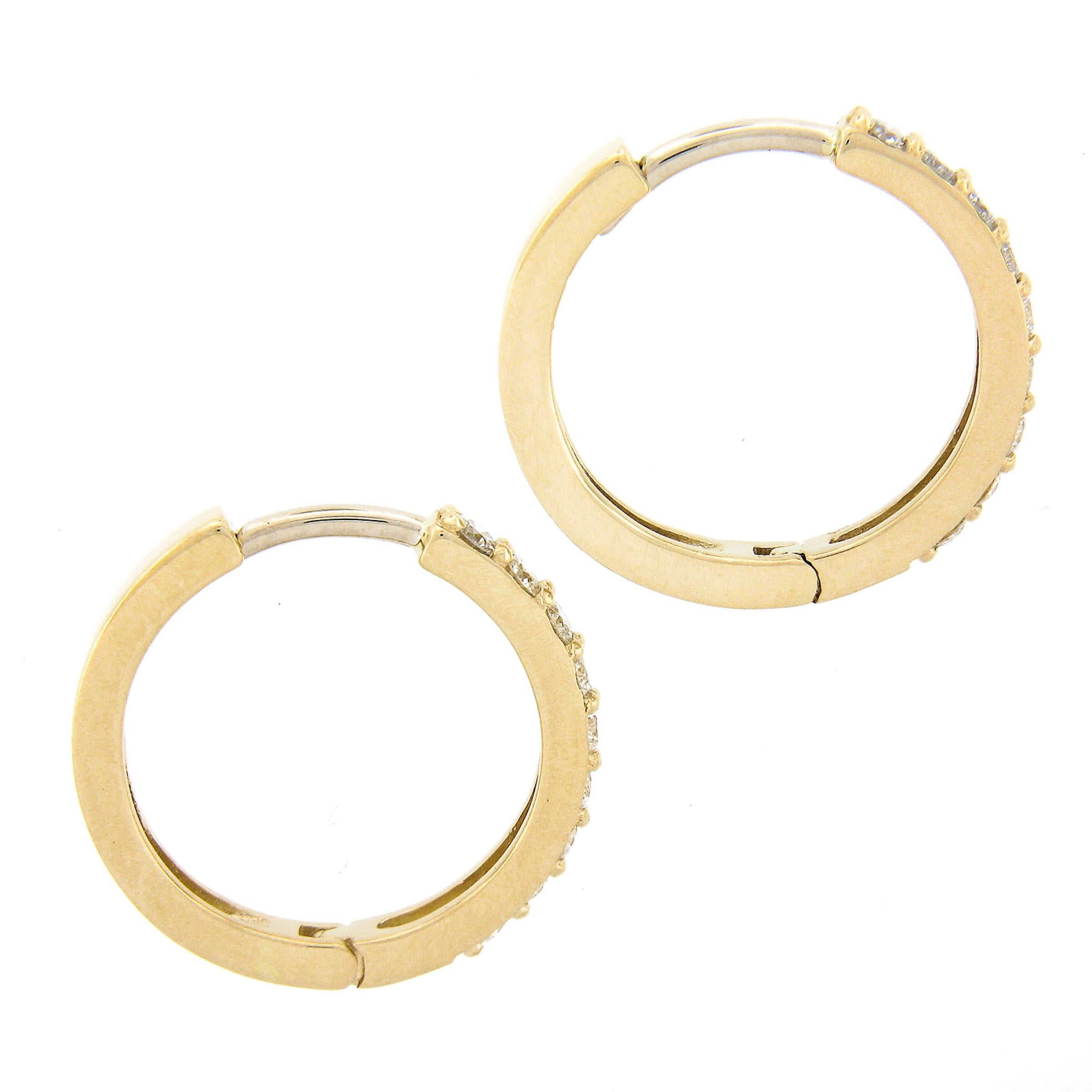 Donna NUOVO Oro giallo 14k 0,32ctw Diamante rotondo 16,2mm Chiusura a scatto Orecchini Huggie Hoop in vendita