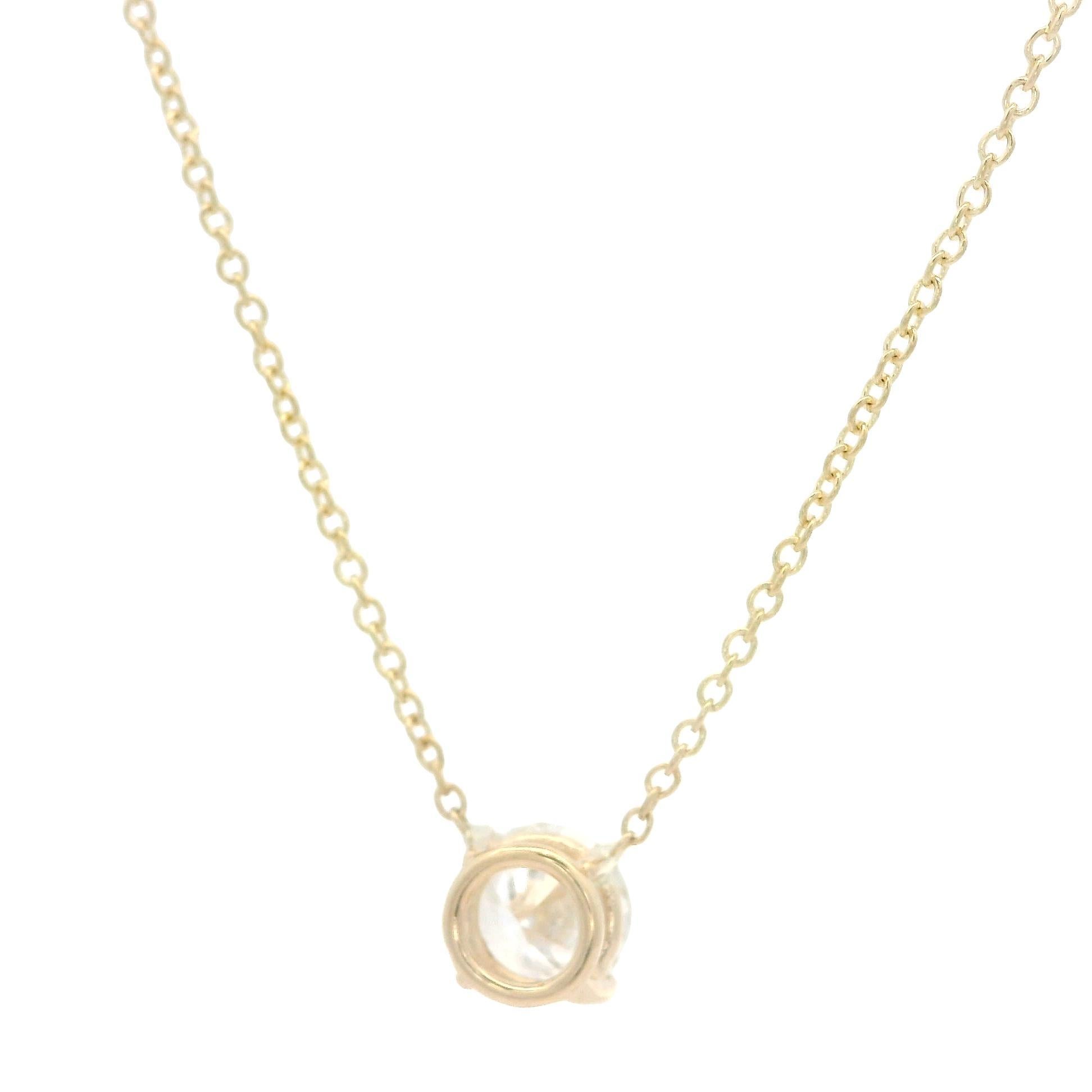Chaîne collier solitaire en or jaune 14 carats avec diamants ronds de 0,64 carat en vente 3