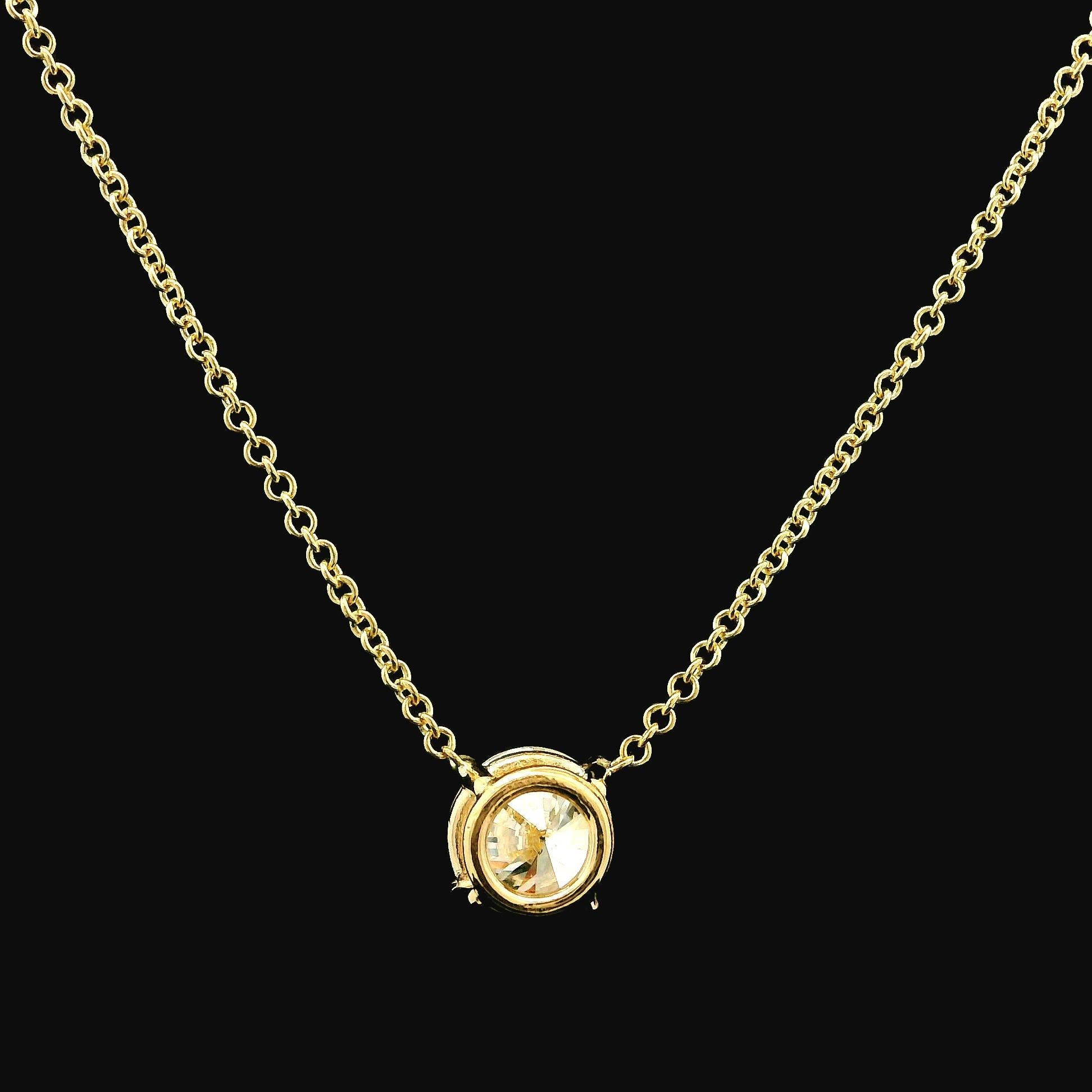 Taille brillant Pendentif solitaire réglable en or jaune 14 carats avec diamants ronds de 0,68 carat en vente