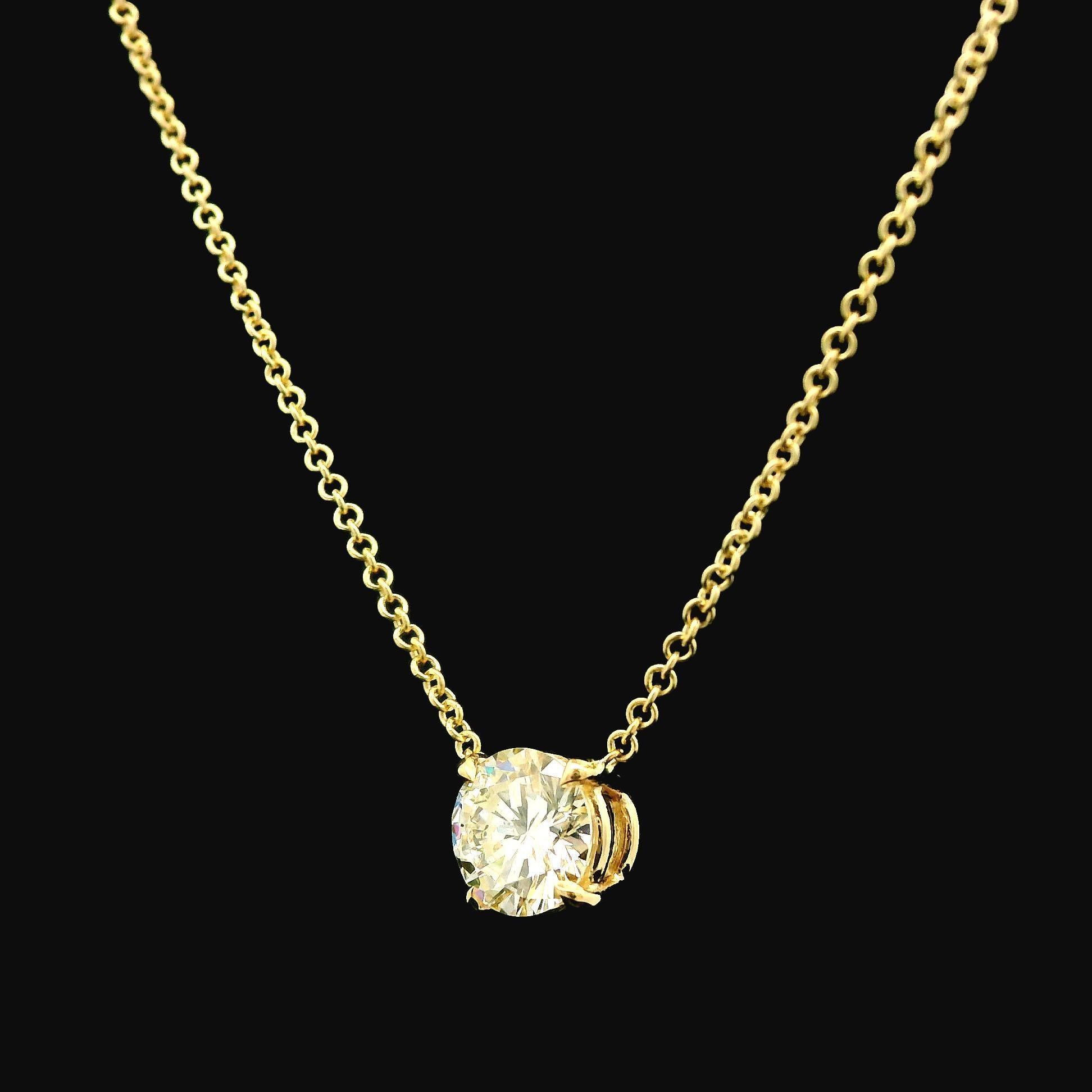 Pendentif solitaire réglable en or jaune 14 carats avec diamants ronds de 0,68 carat Neuf - En vente à Montclair, NJ