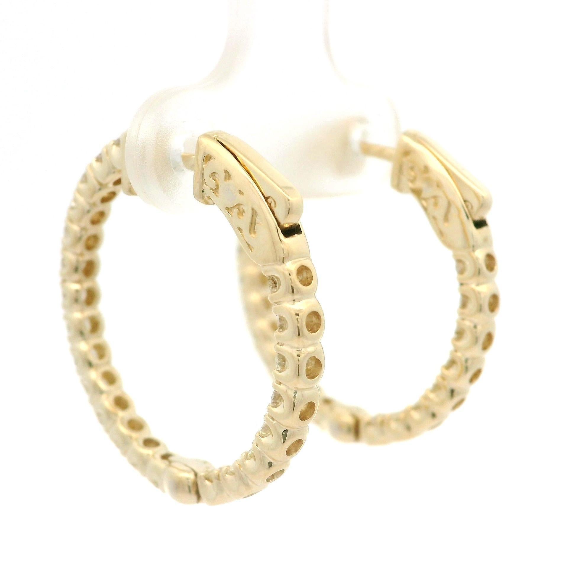 -A. Stone
(44) Diamanti Nature autentici - Taglio Brillante Rotondo - Incastonati - Colore I/J - Purezza VS1/VS2 - 1,71ctw (esatto)

Materiale: Oro giallo 14K
Peso: 6,6 grammi
Fondello: Chiusura Push Snap (sono necessarie le orecchie a